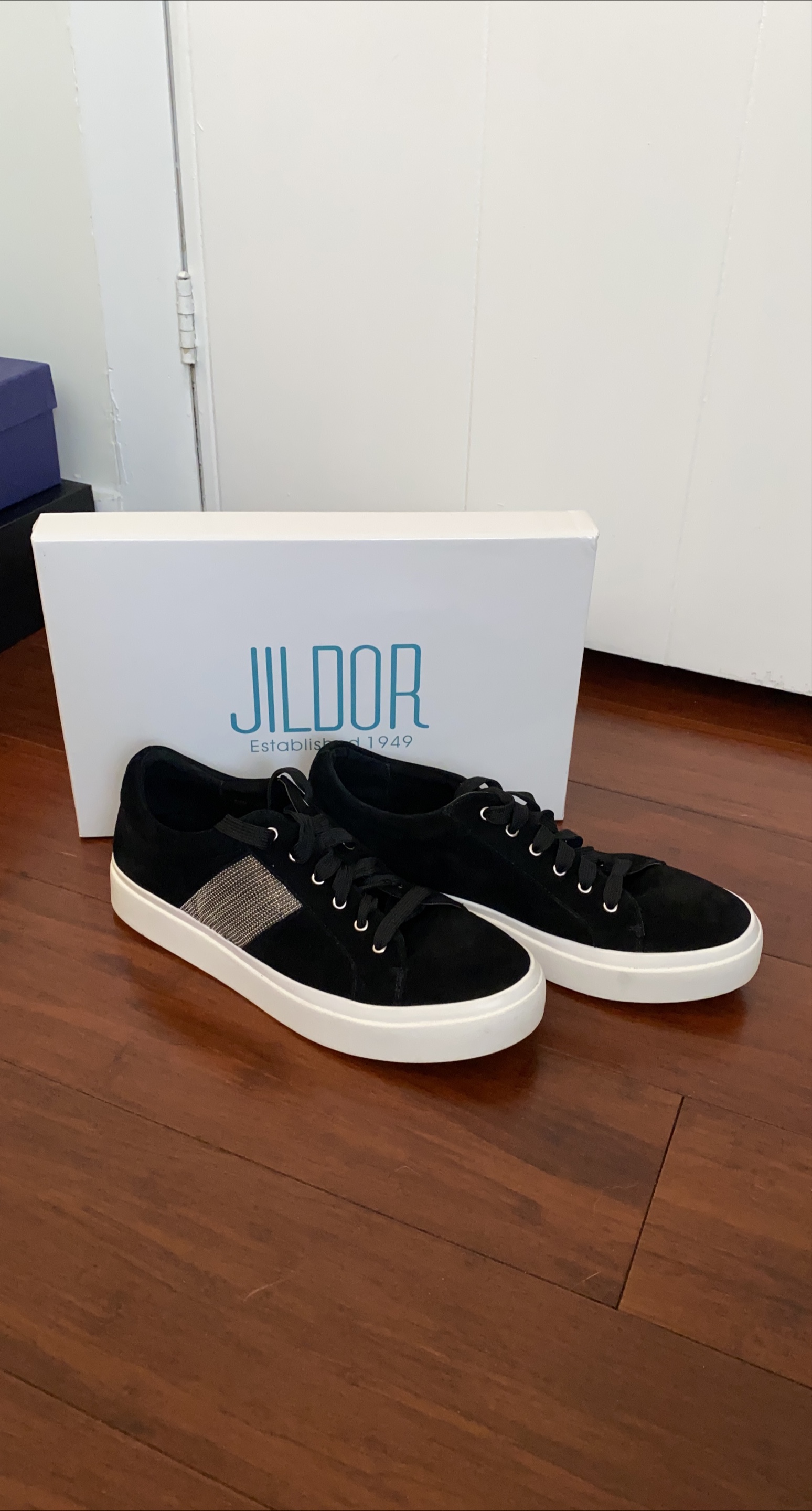 Jildor Yaya Black Suede Platform Sneakers - Size 8.5 thumbnail