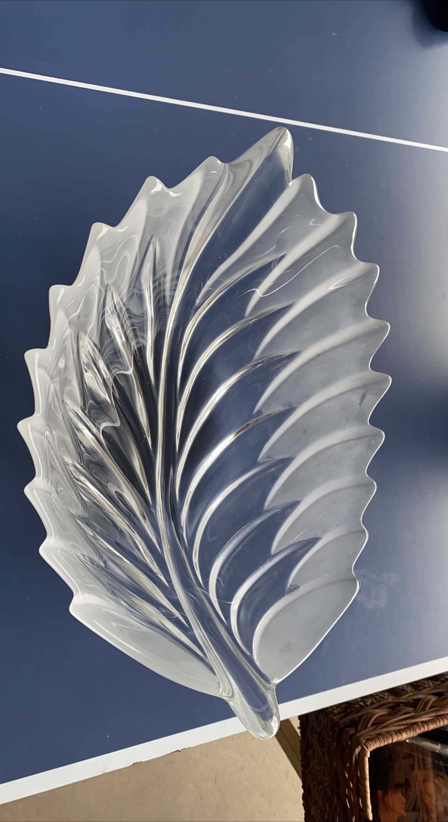 Clear Glass Leaf-Shaped Bowl thumbnail