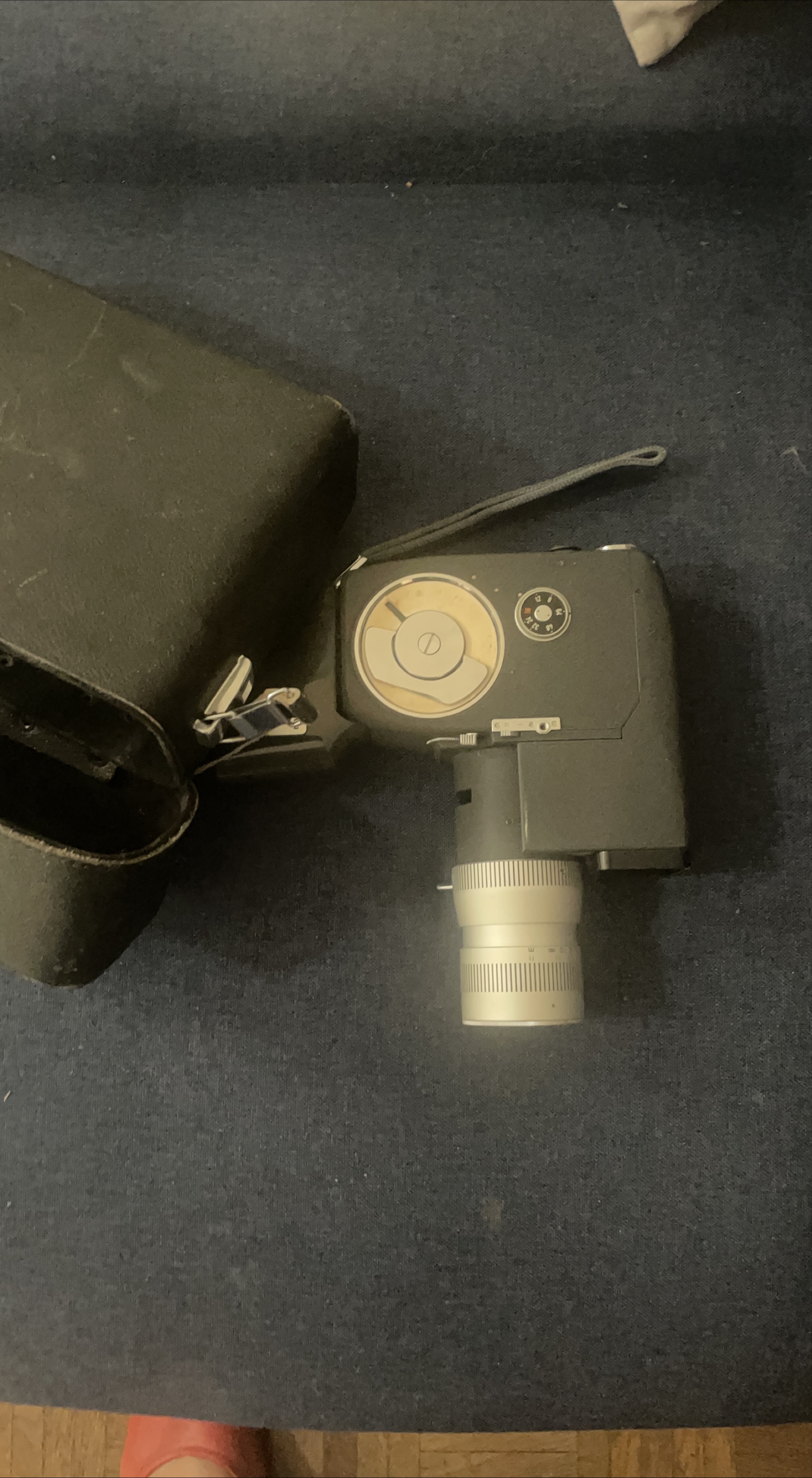 Vintage Movie Camera thumbnail