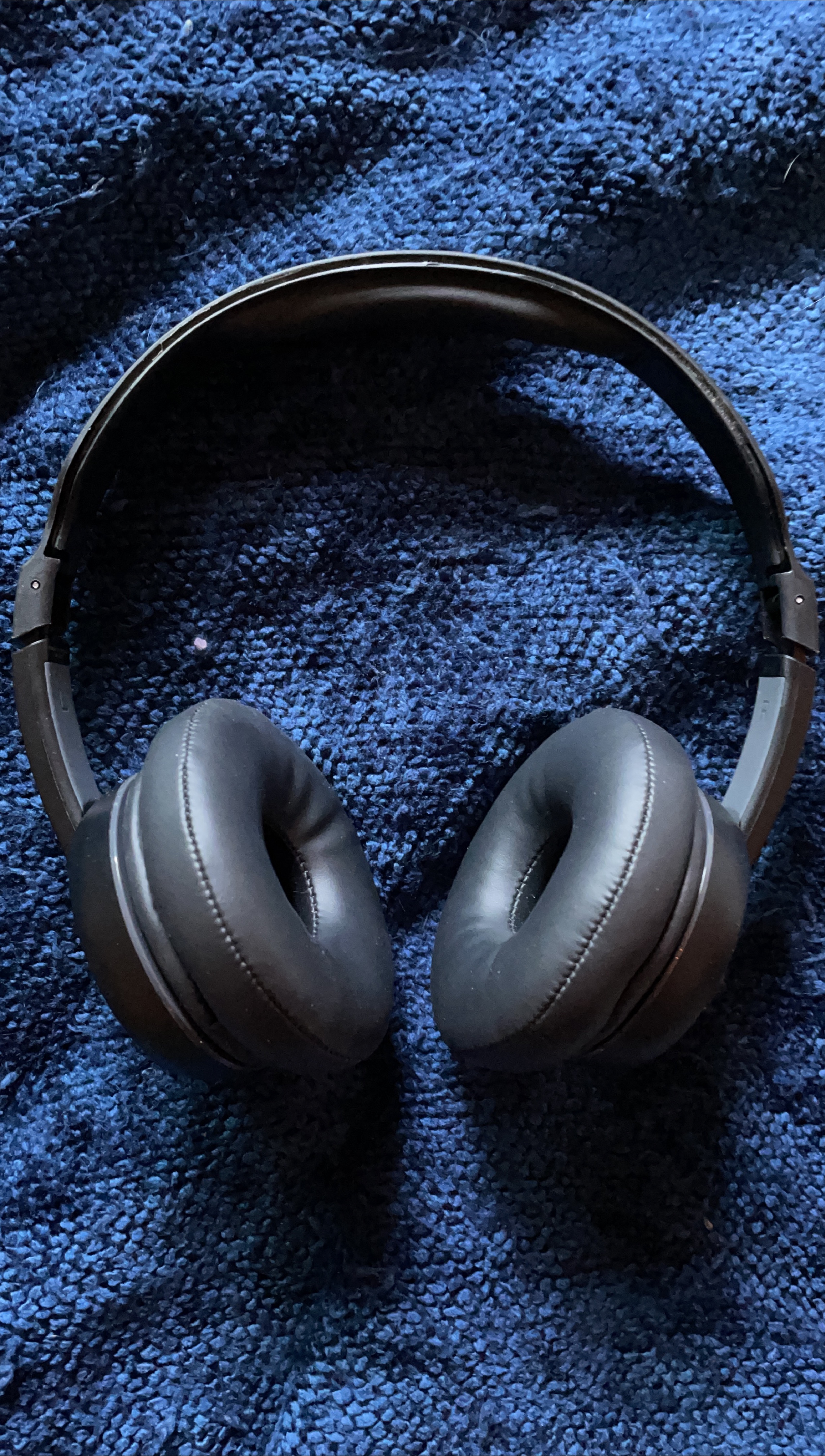 Black Headphones thumbnail