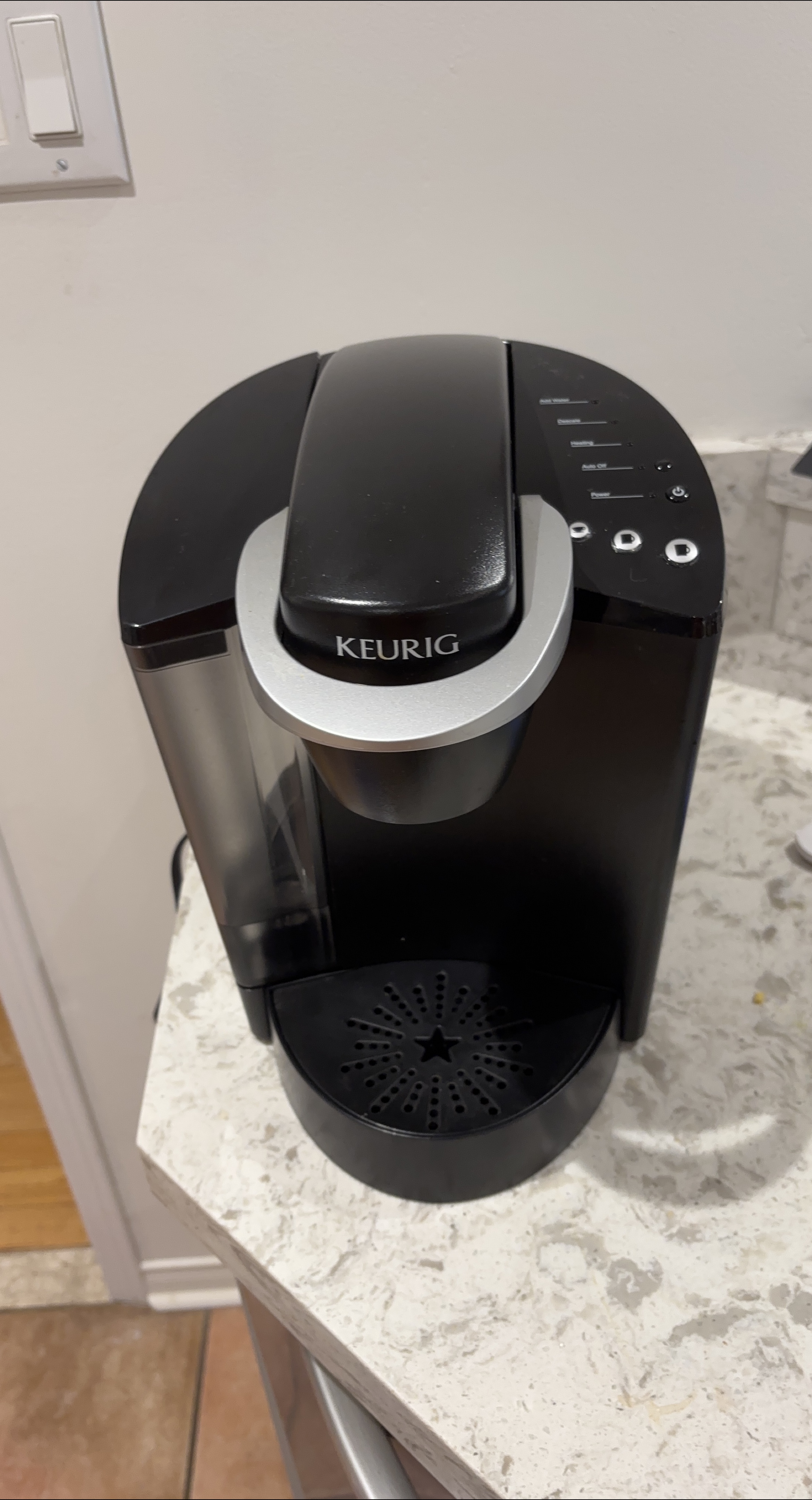 Keurig Coffee Maker - Black thumbnail
