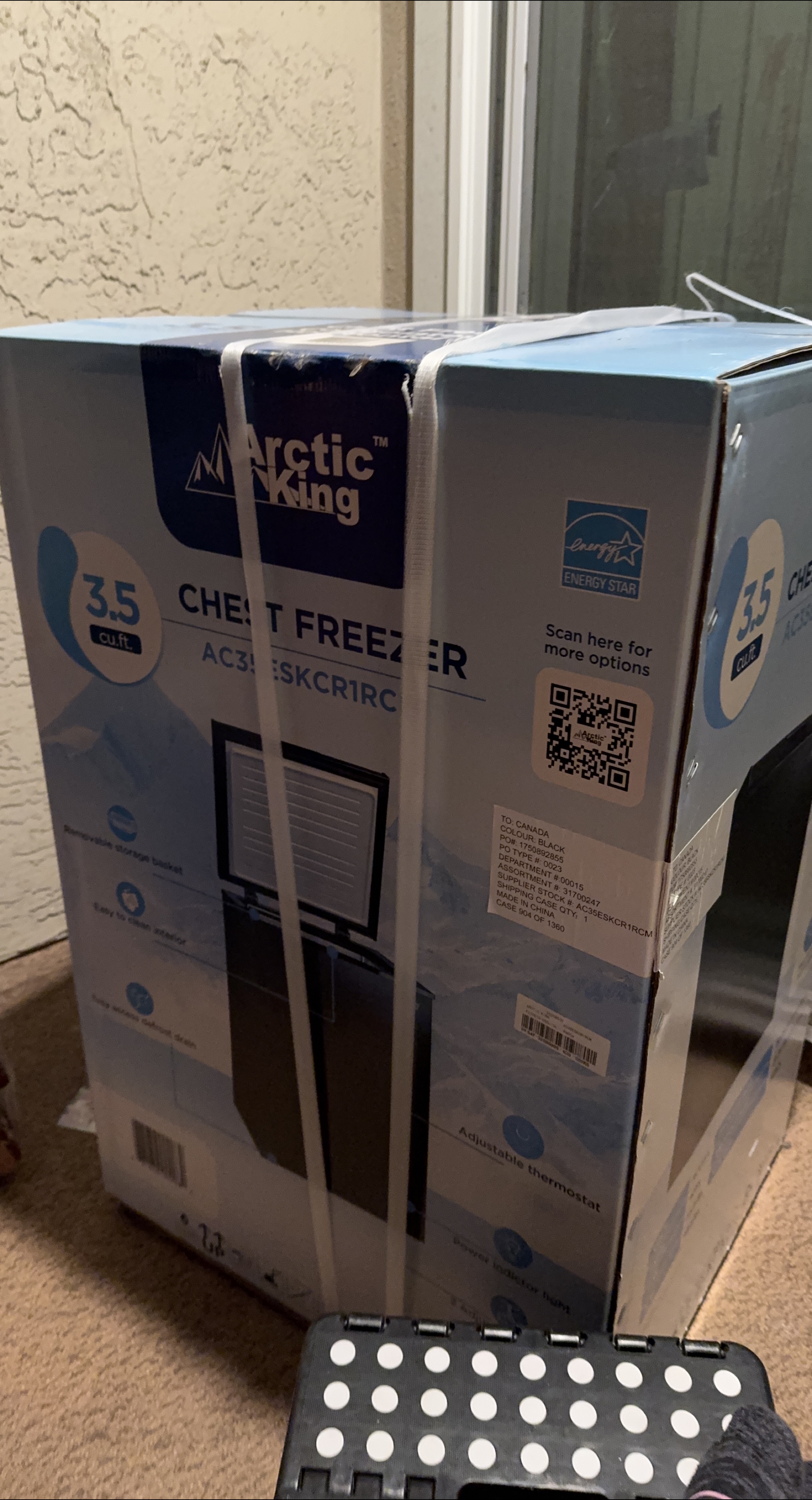New In box, Arctic King 3.5 cu.ft. Chest Freezer