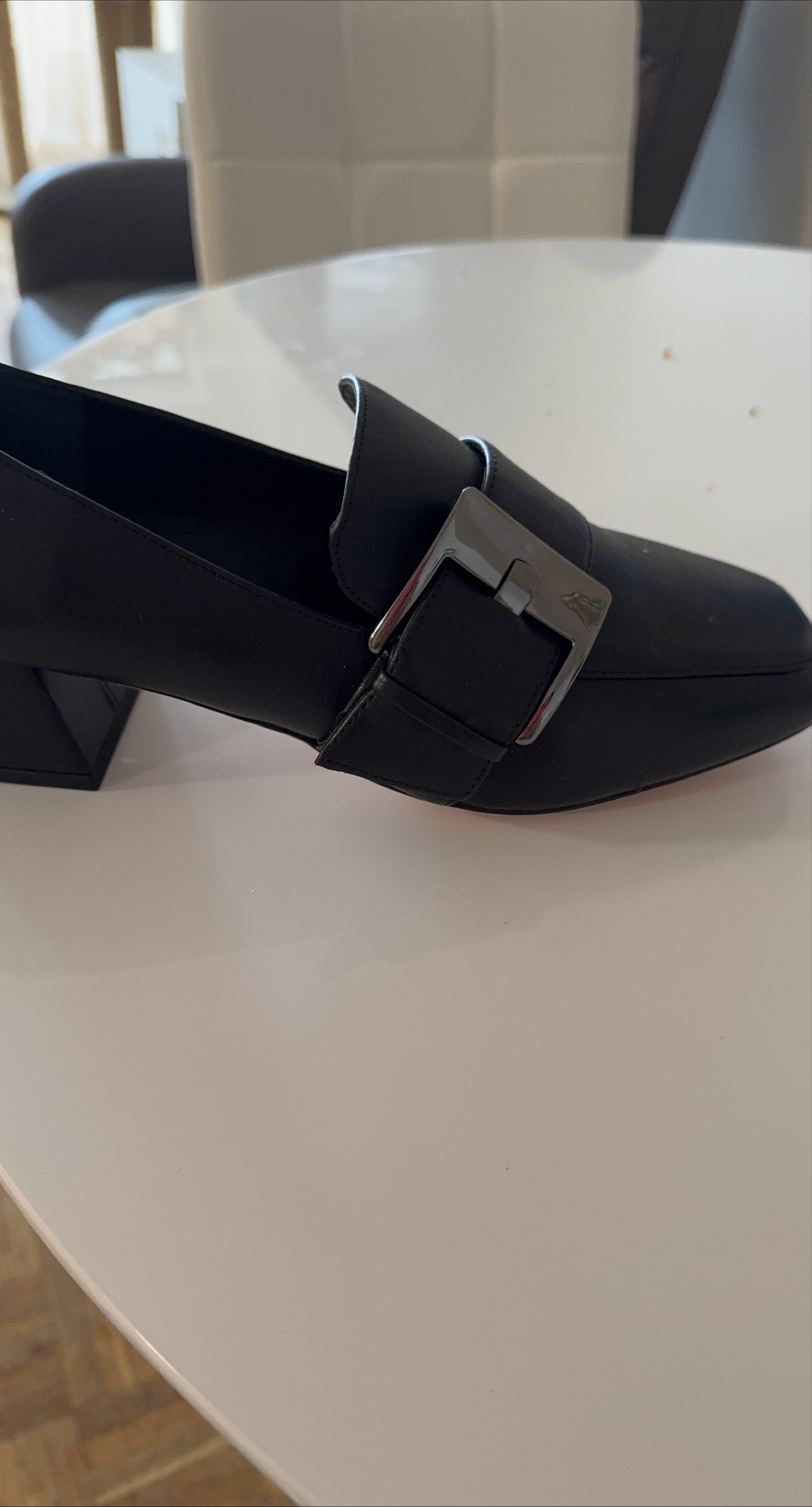 Roger Vivier Black Leather Loafers thumbnail