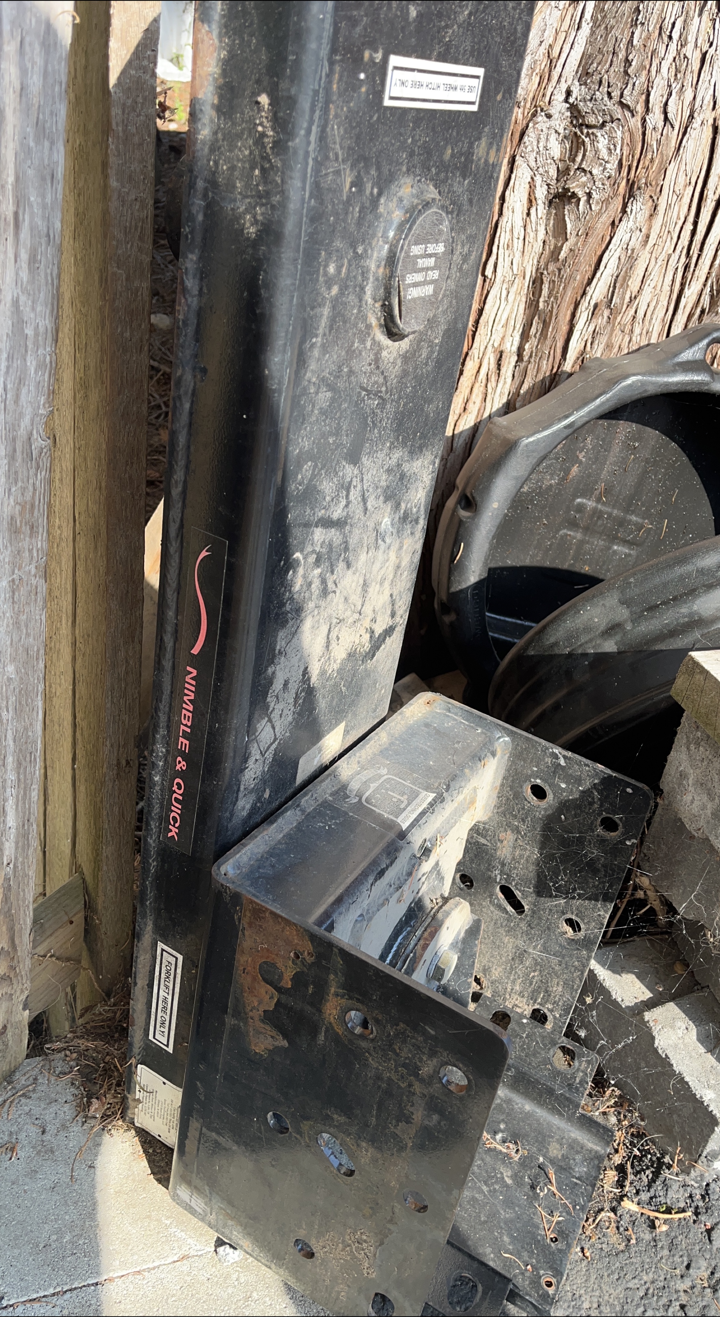 Nimble & Quick 5th Wheel Hitch thumbnail