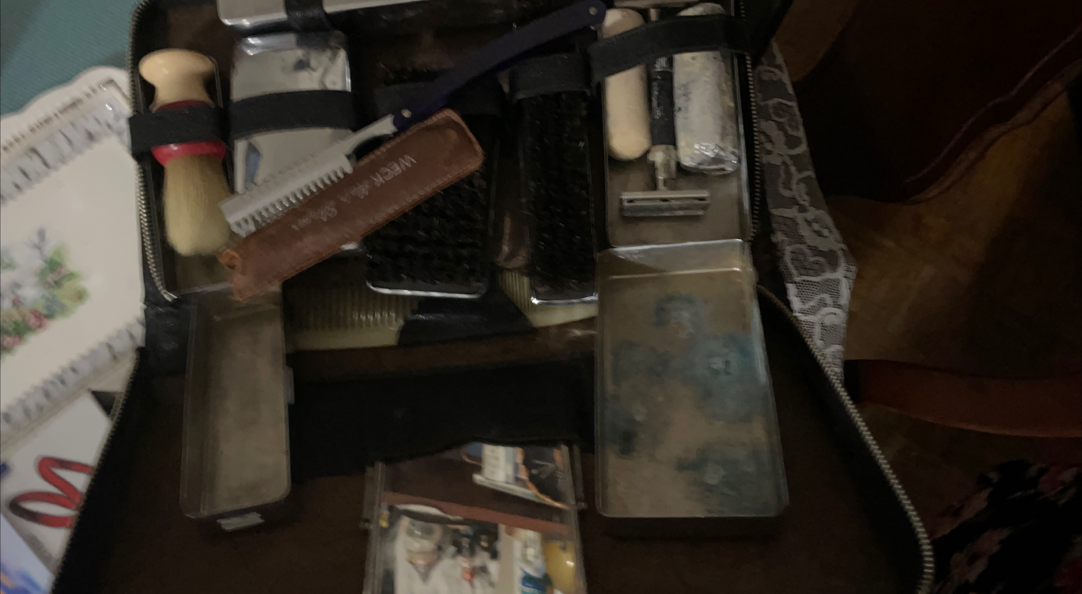 Vintage Men's Grooming Kit thumbnail