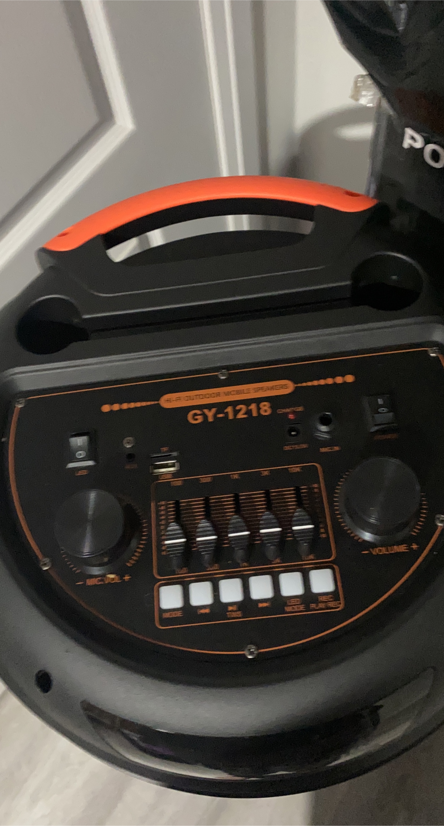 GY-1218 Hi-Fi Outdoor Mobile Speaker thumbnail