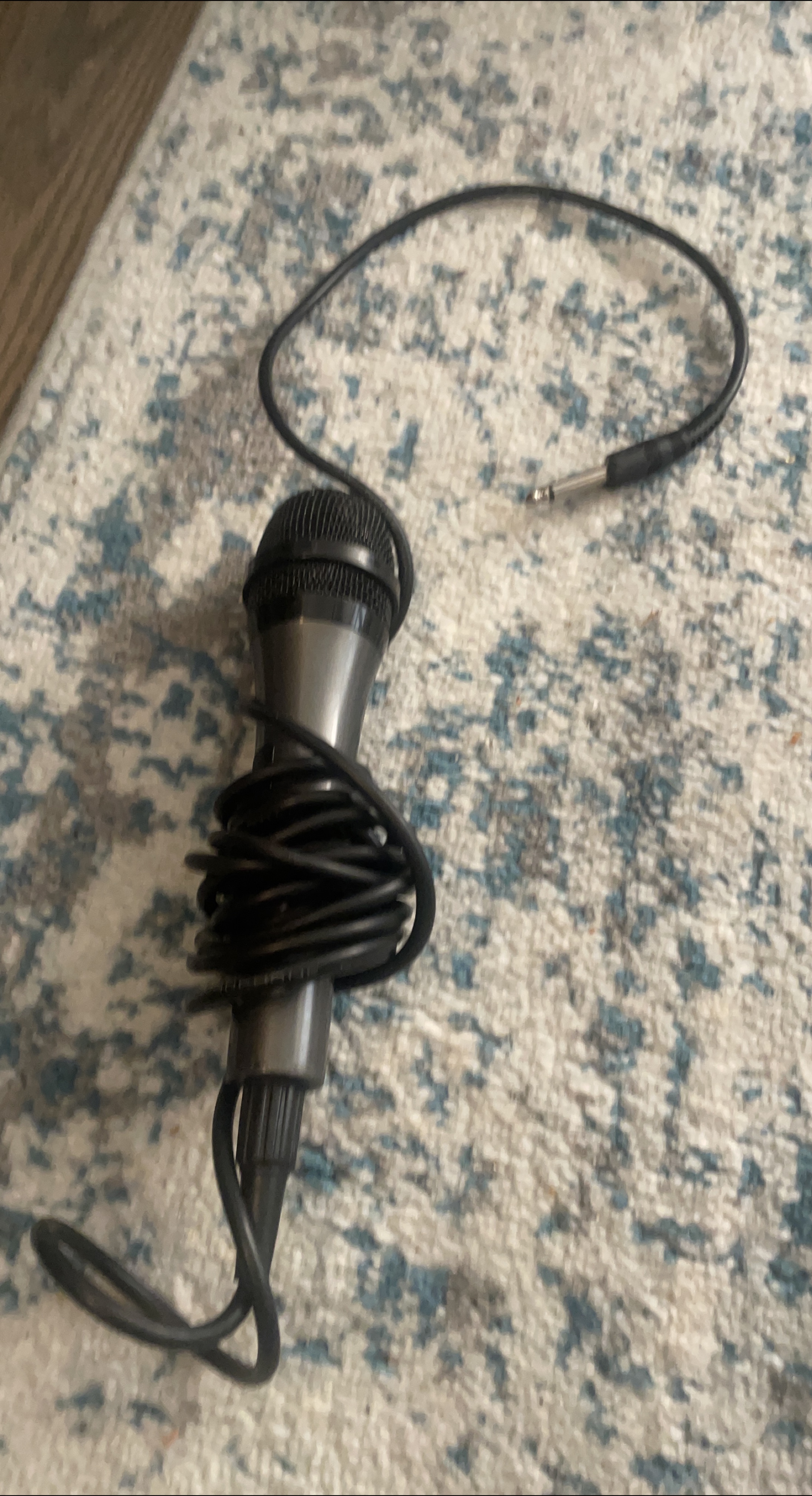 Wired Microphone thumbnail