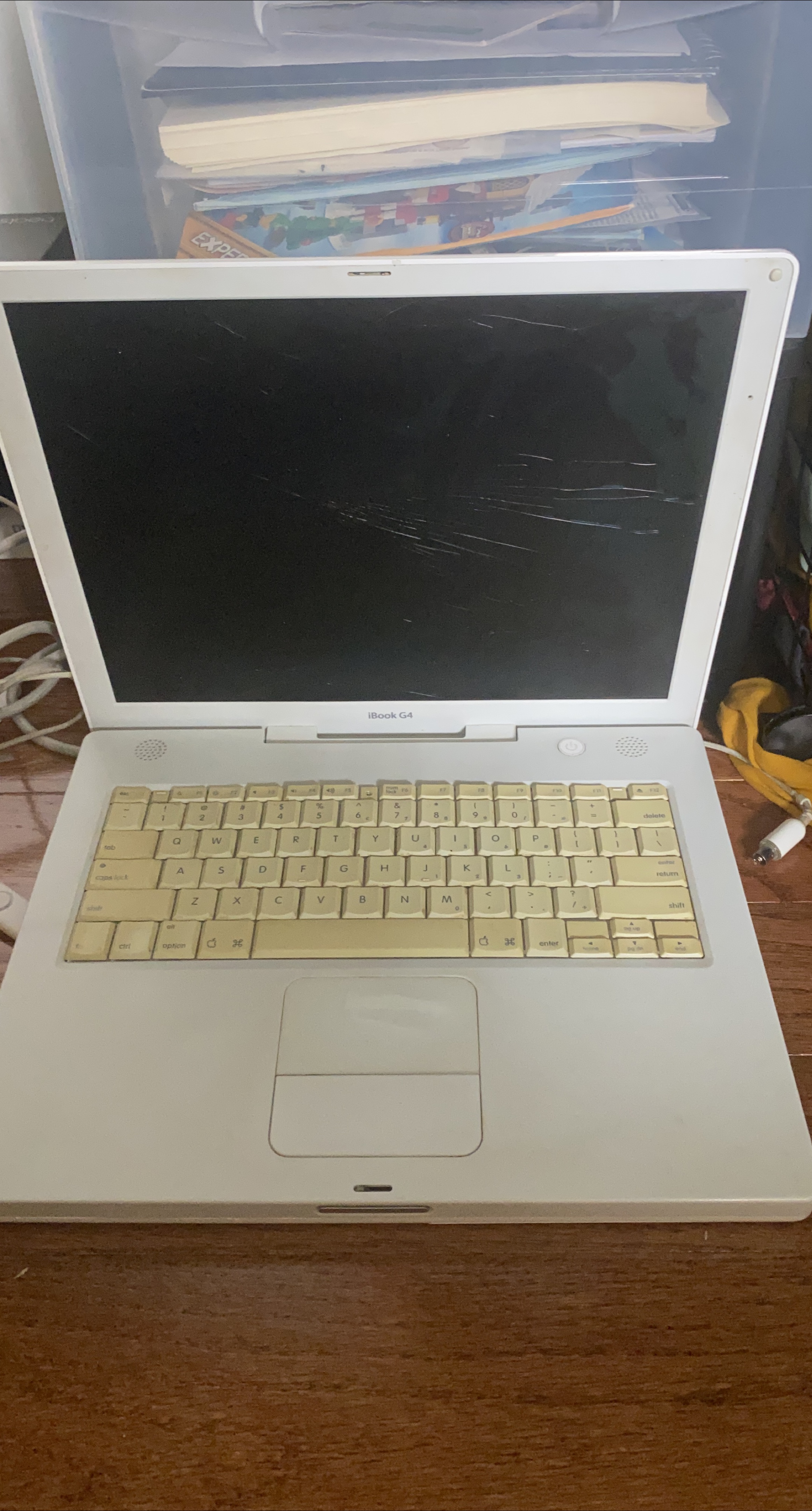 Apple iBook G4 - thumbnail
