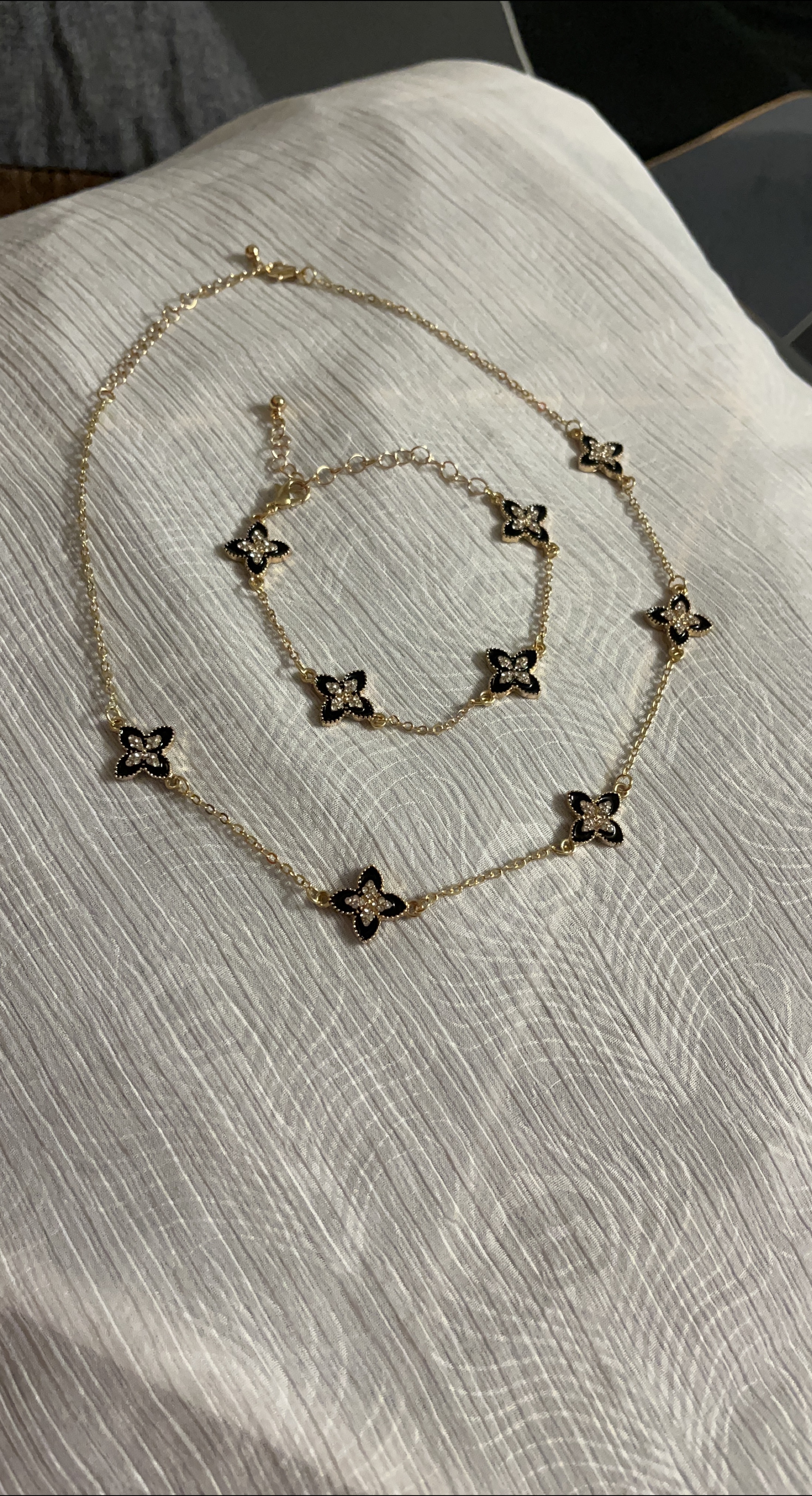 Gold Flower Necklace & Bracelet Set thumbnail