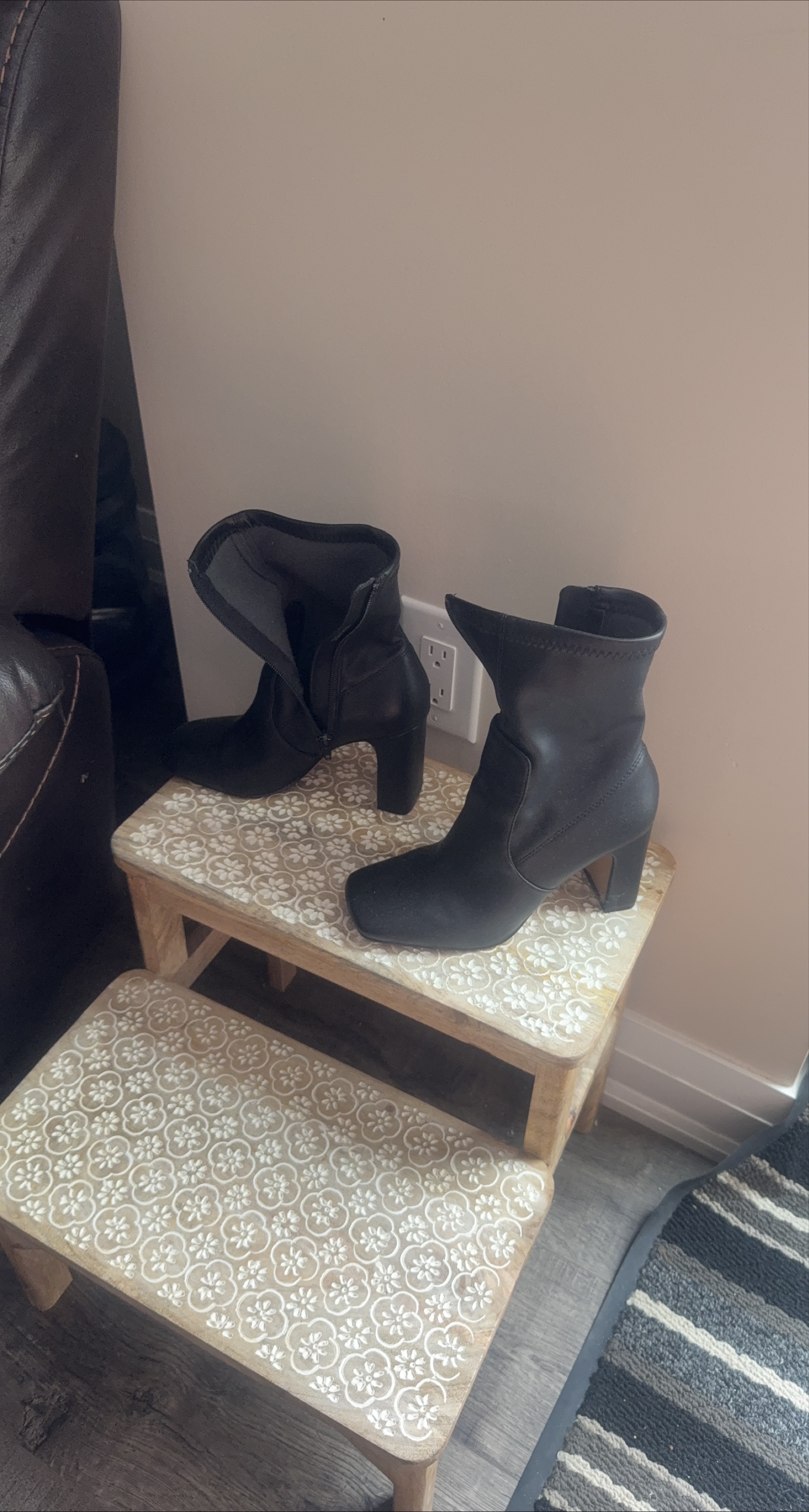 Black Ankle Boots thumbnail