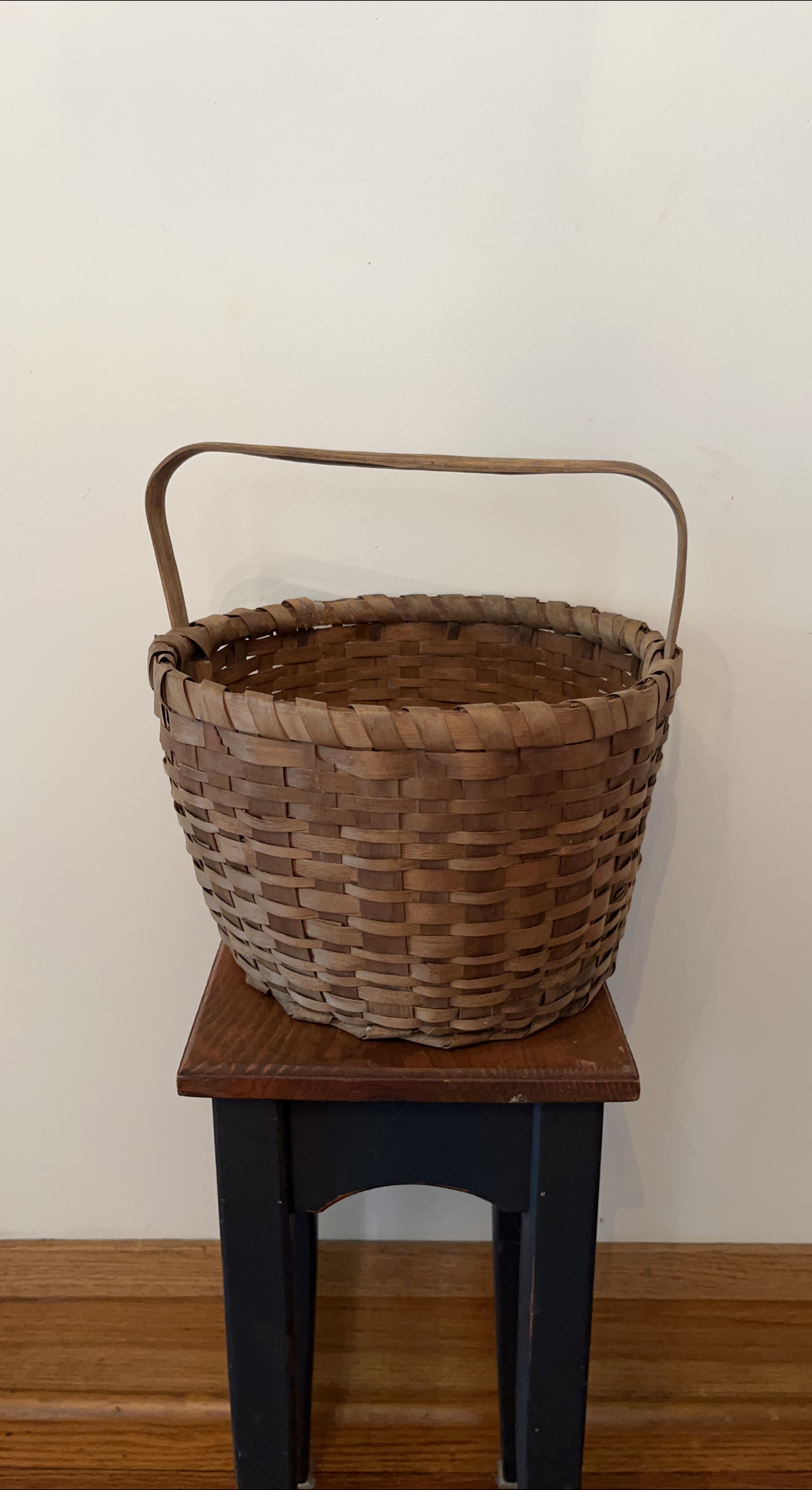 ❤️Woven Basket with Handle thumbnail