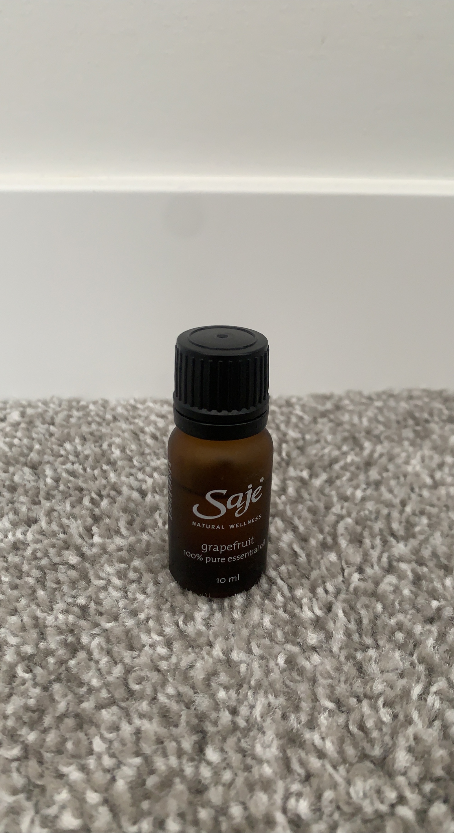 Saje Grapefruit Essential Oil - 10ml thumbnail
