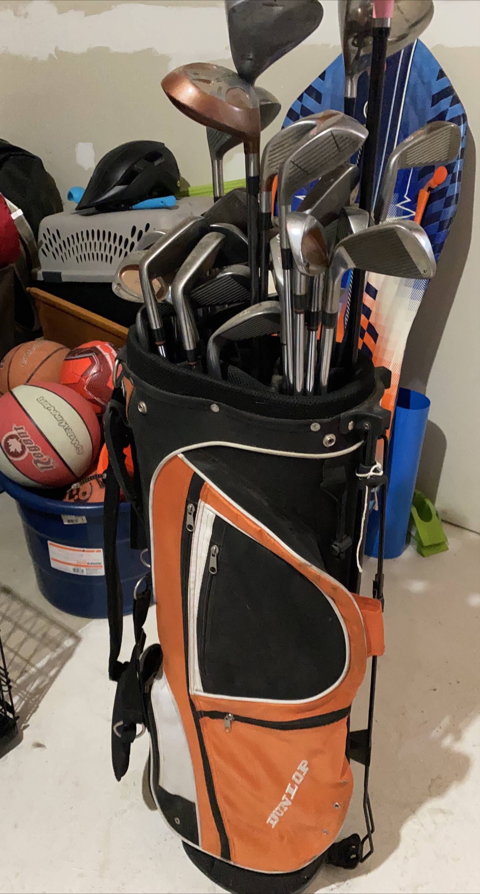 Dunlop Golf Club Set with Bag