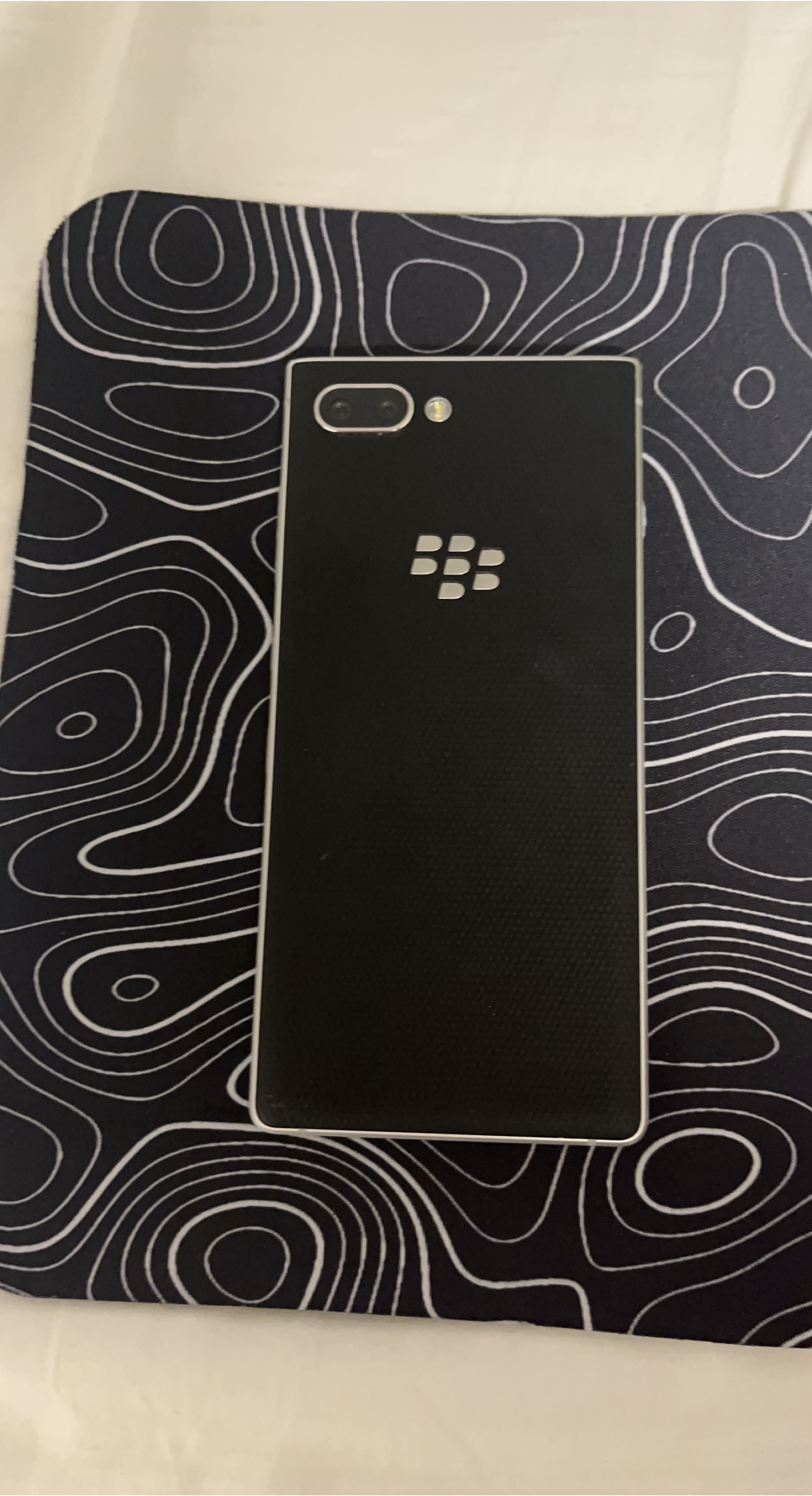 BlackBerry KEY2 LE - Great Condition! image indicator(1)