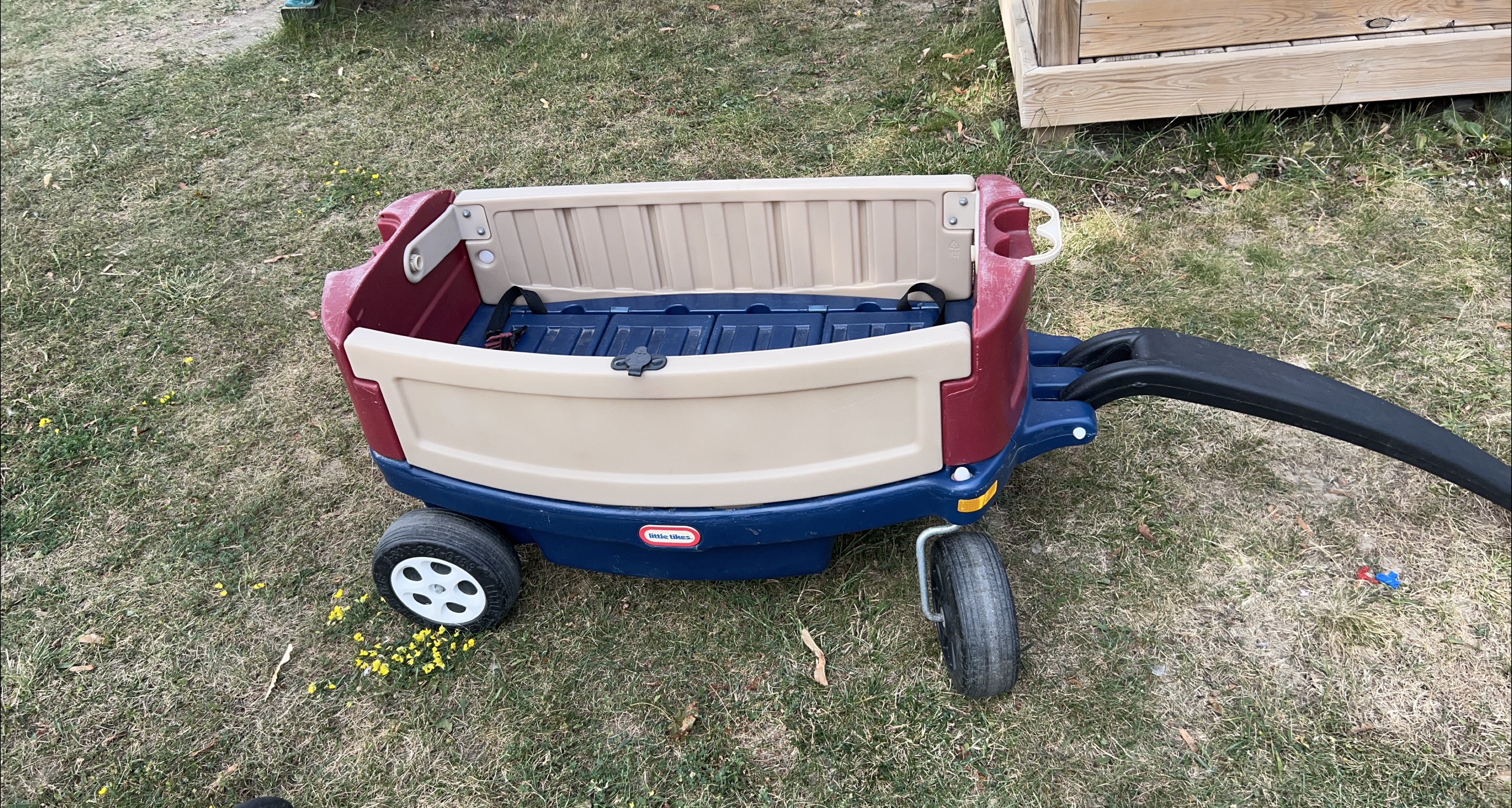 Little Tikes Cozy Coupe Wagon thumbnail