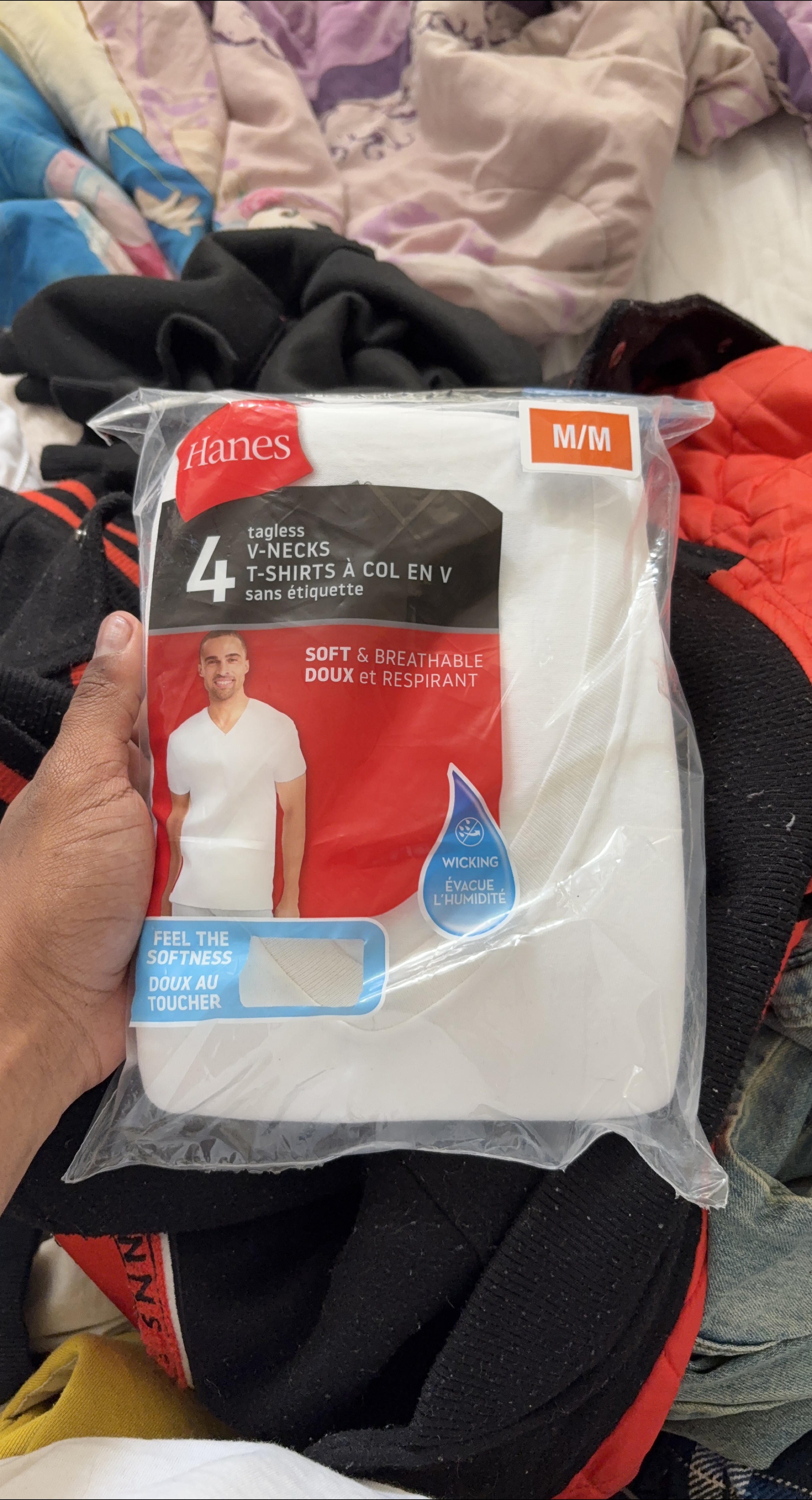 New Hanes Tagless V-Necks - 4 T-Shirts (M/M) thumbnail