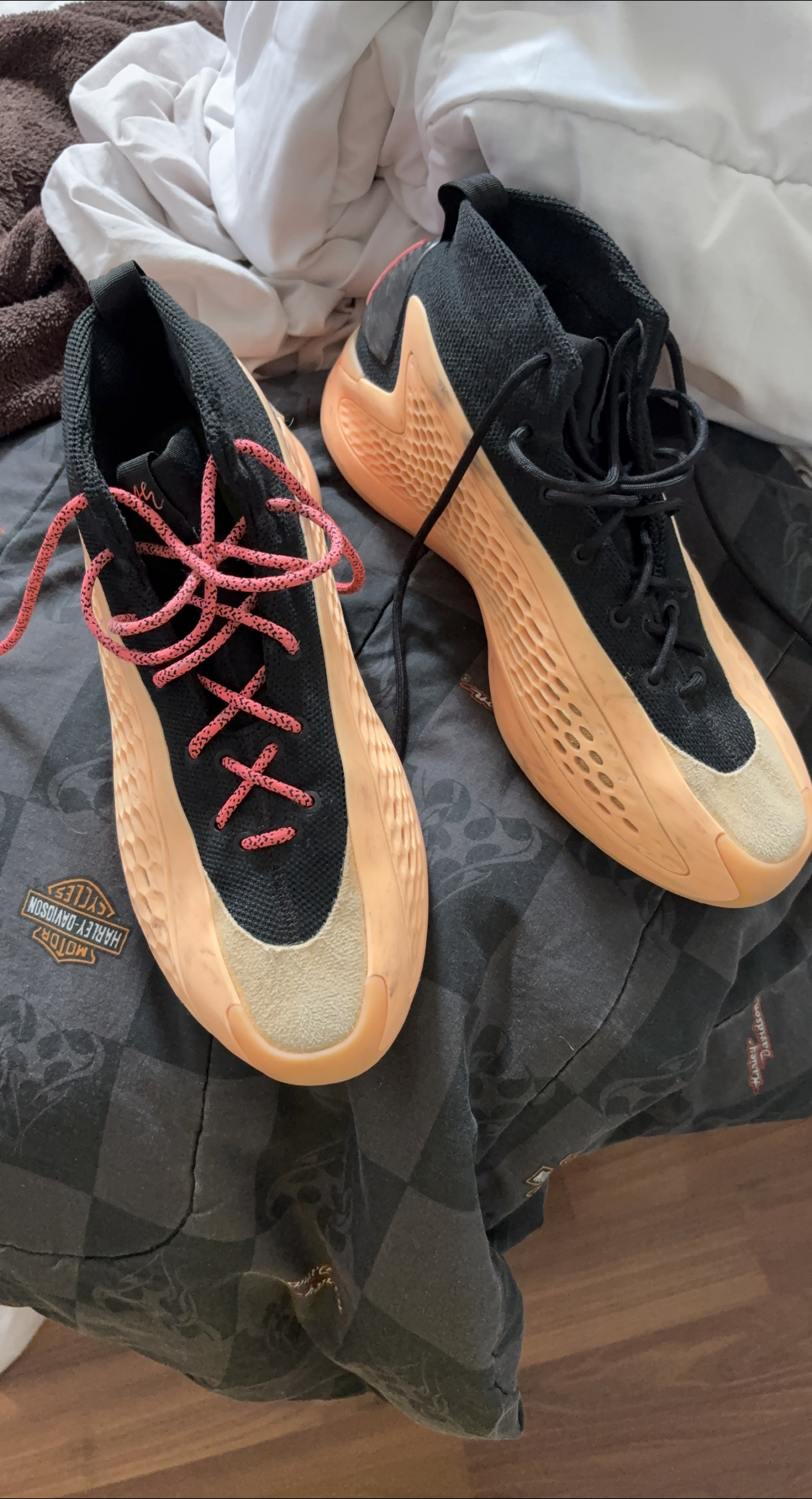 Black and Peach Sneakers thumbnail