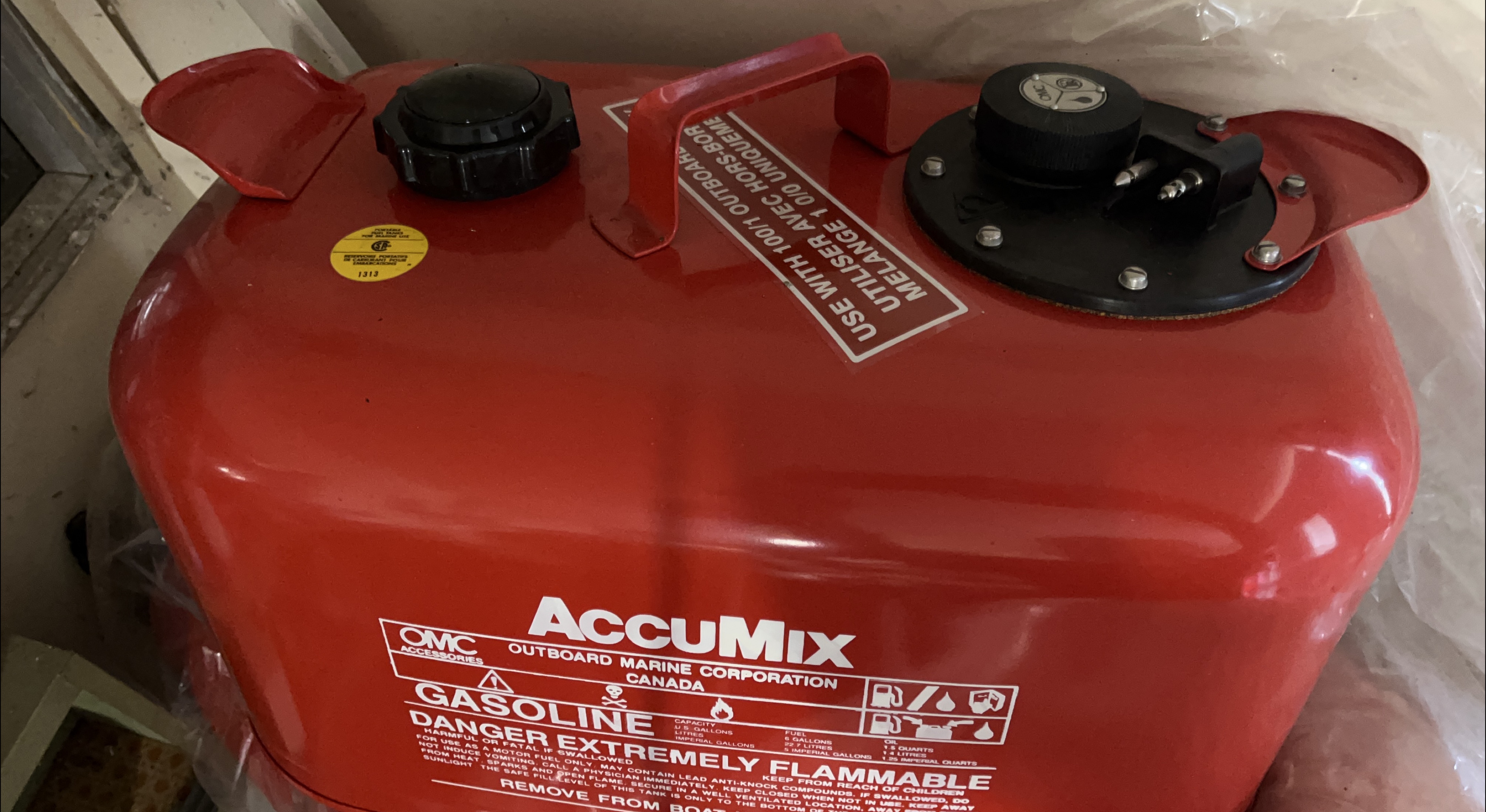OMC AccuMix Outboard Marine Gasoline Tank thumbnail