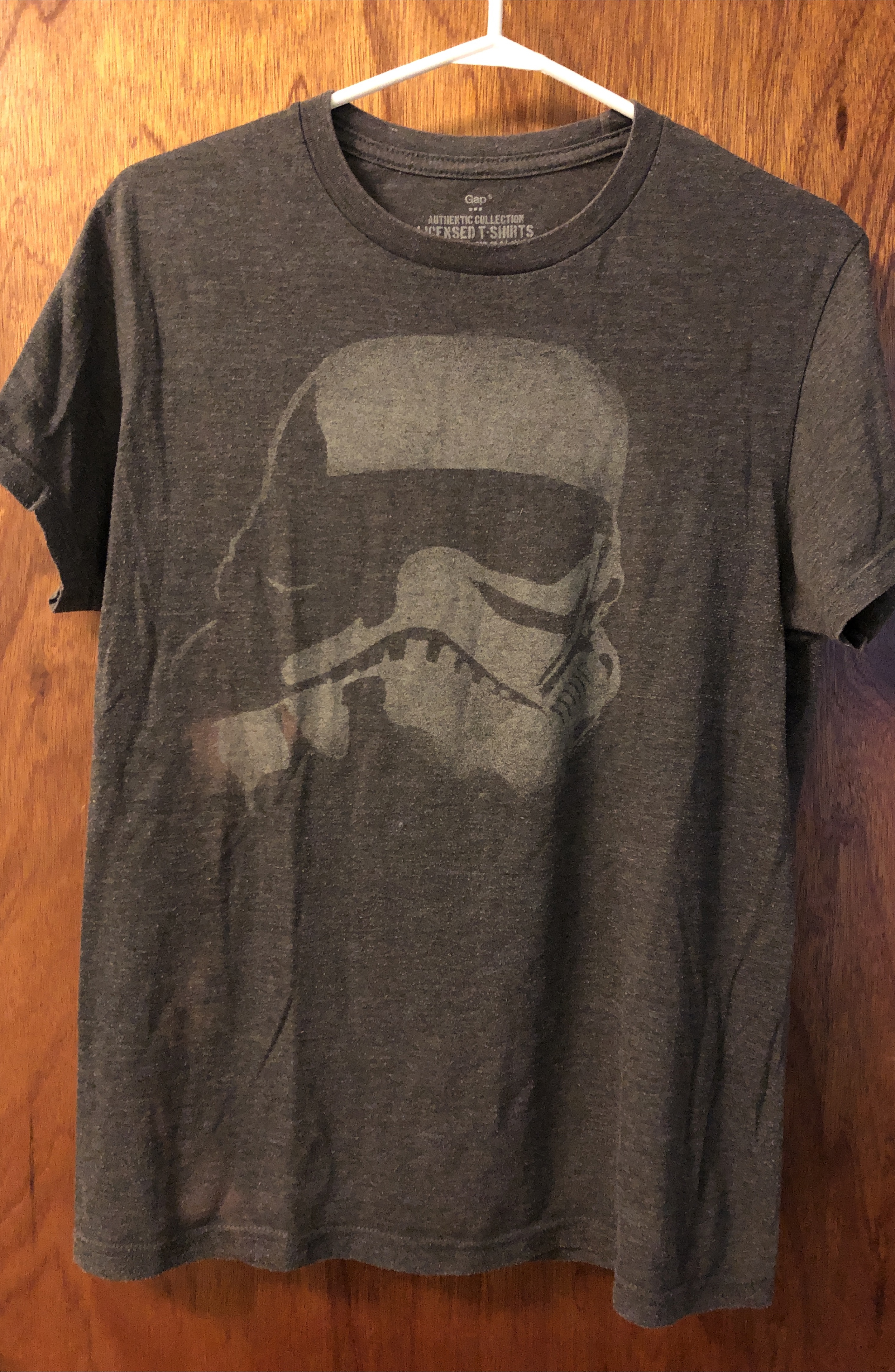 🧡Gap Star Wars Stormtrooper Graphic Tee - Size M thumbnail