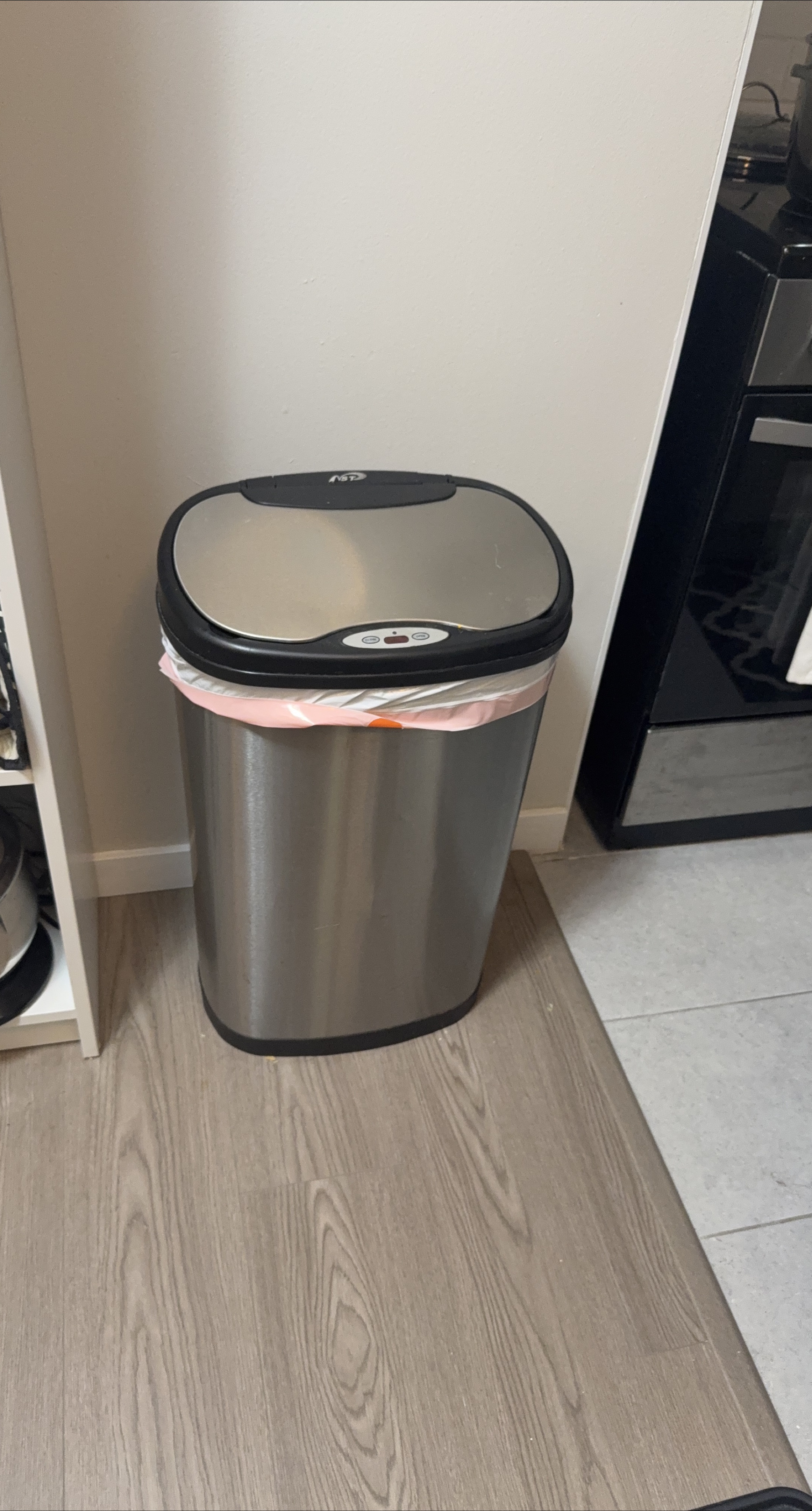 Stainless steel trash can thumbnail