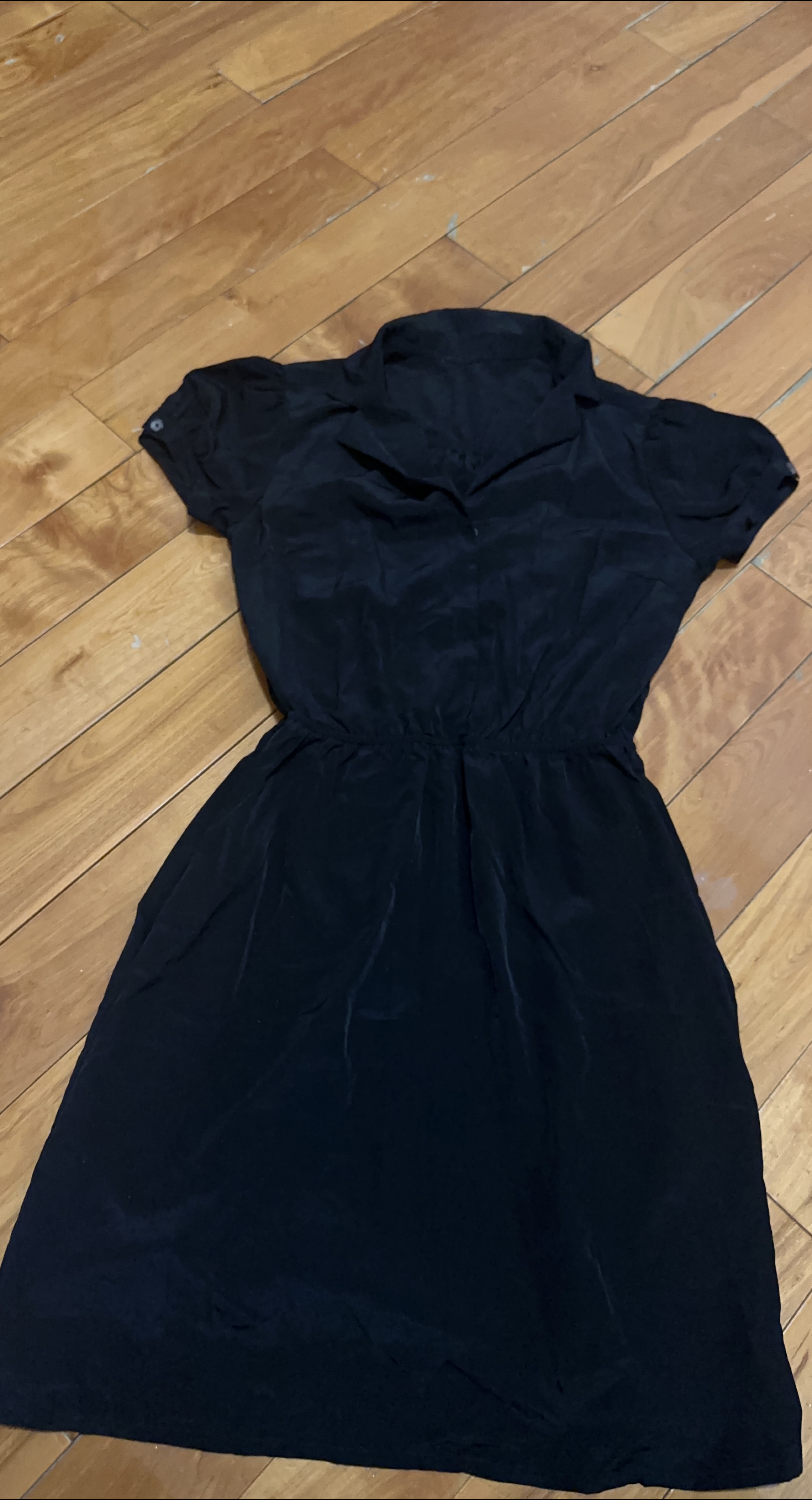 Black Dress image indicator(1)