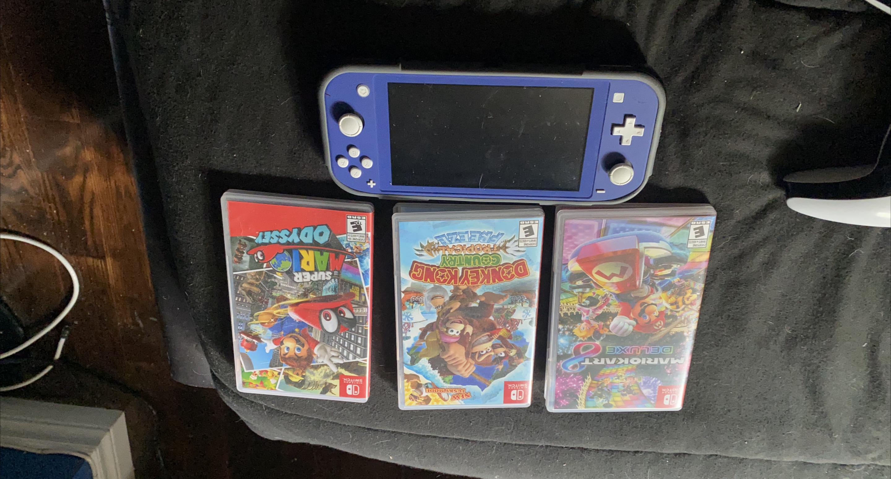 Nintendo Switch Lite & Games thumbnail