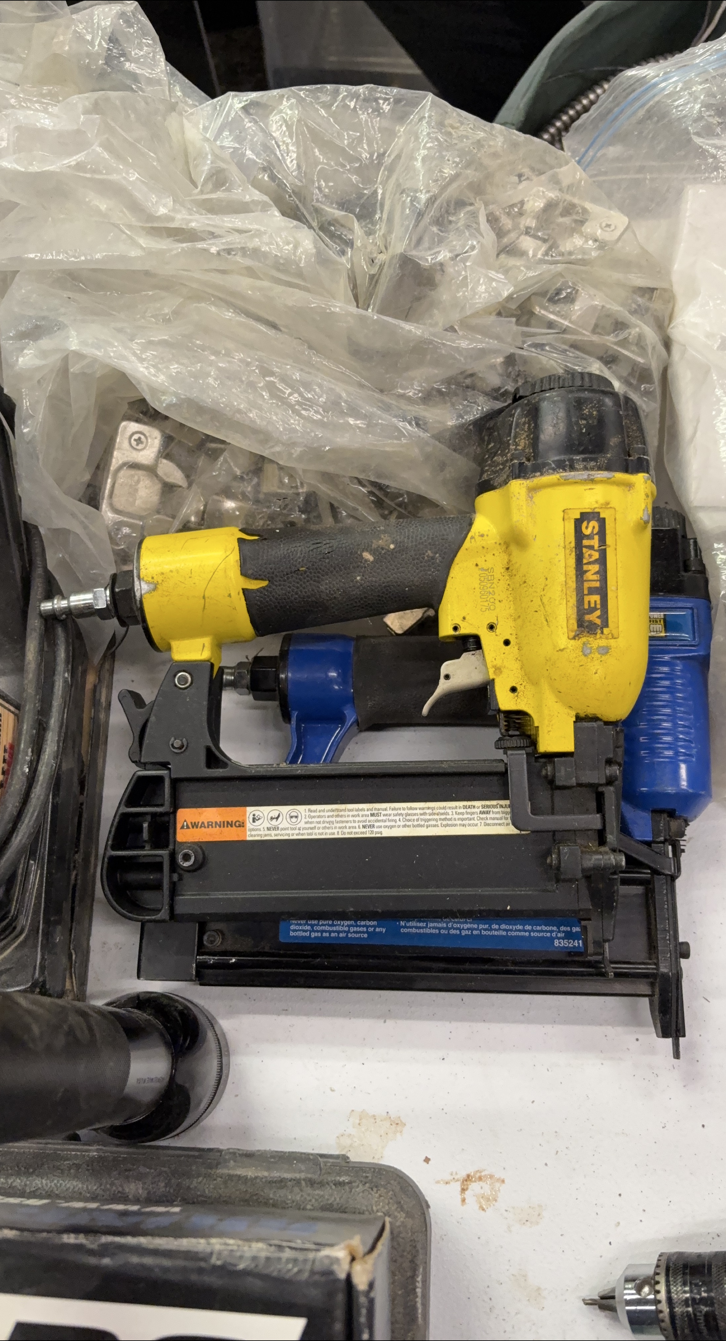 Stanley SBN200 Pneumatic Nailer thumbnail
