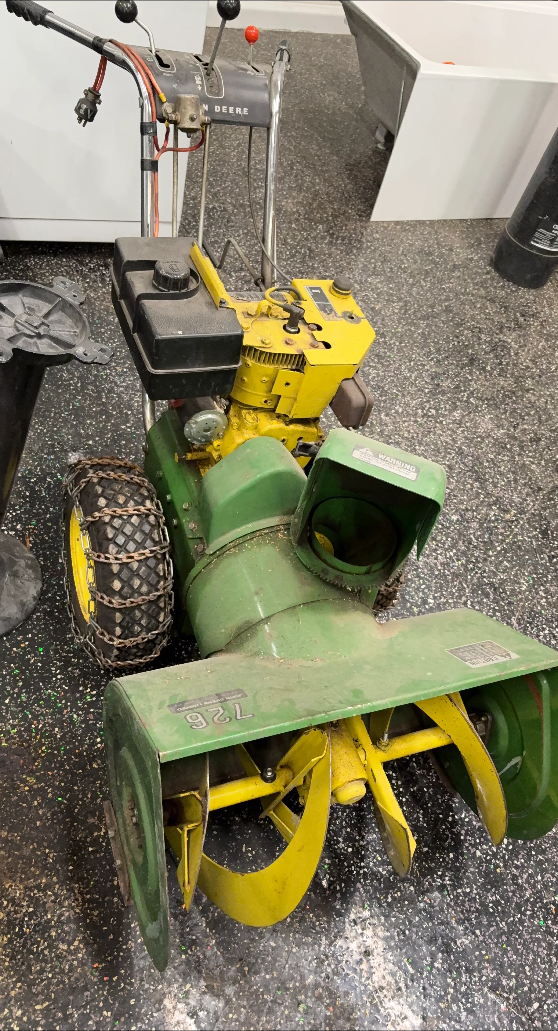 John Deere 726 Snowblower