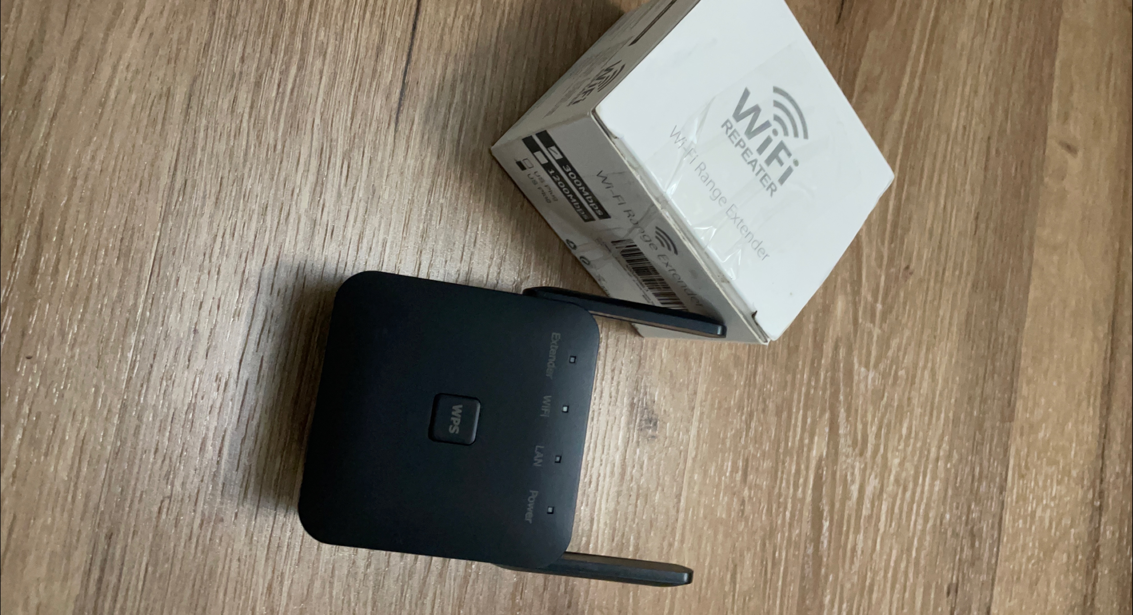 WiFi Range Extender/Repeater - Like New! thumbnail