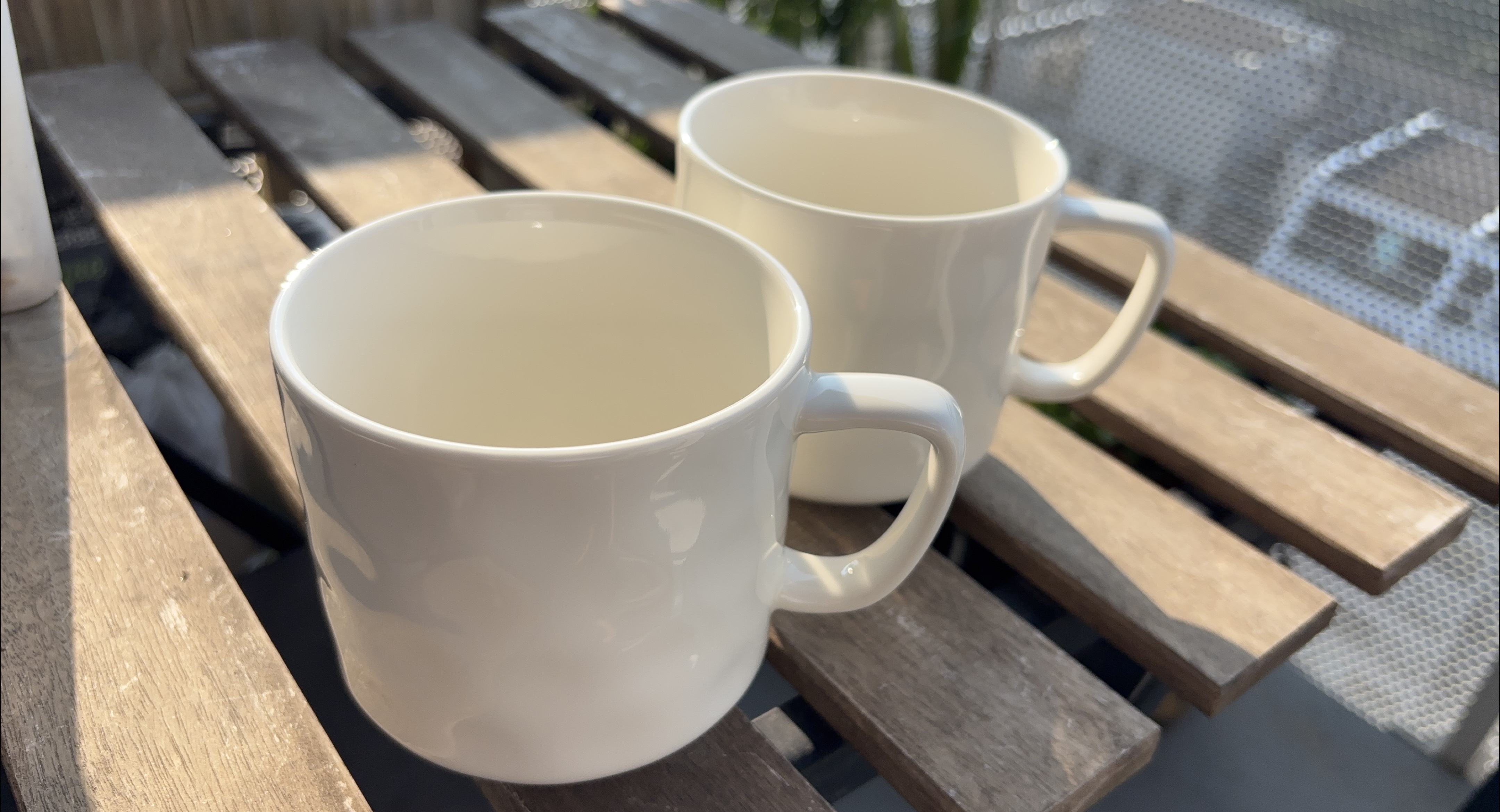 Set of 2 White Ceramic Mugs thumbnail
