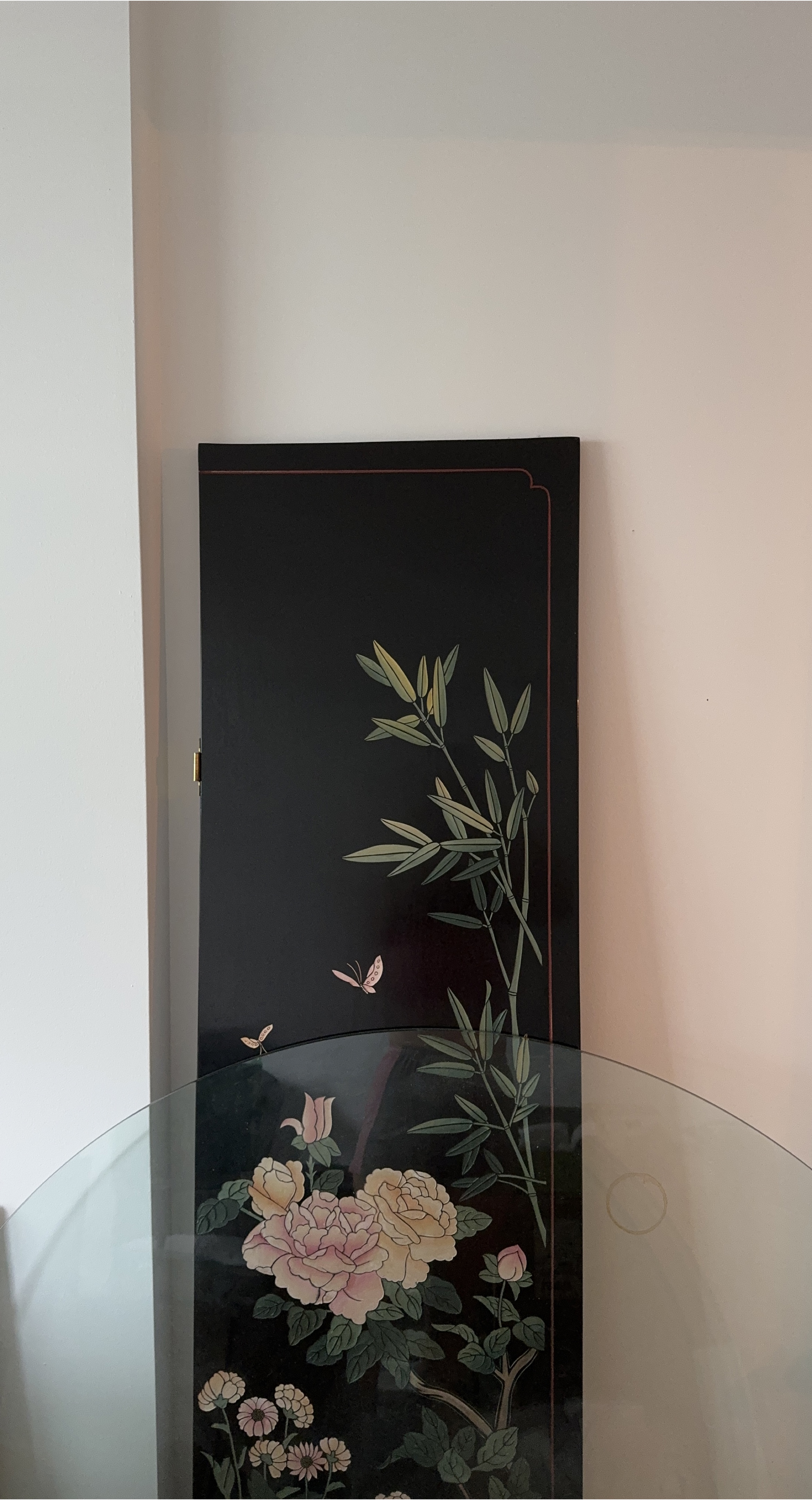Decorative Folding Screen with Floral Design thumbnail