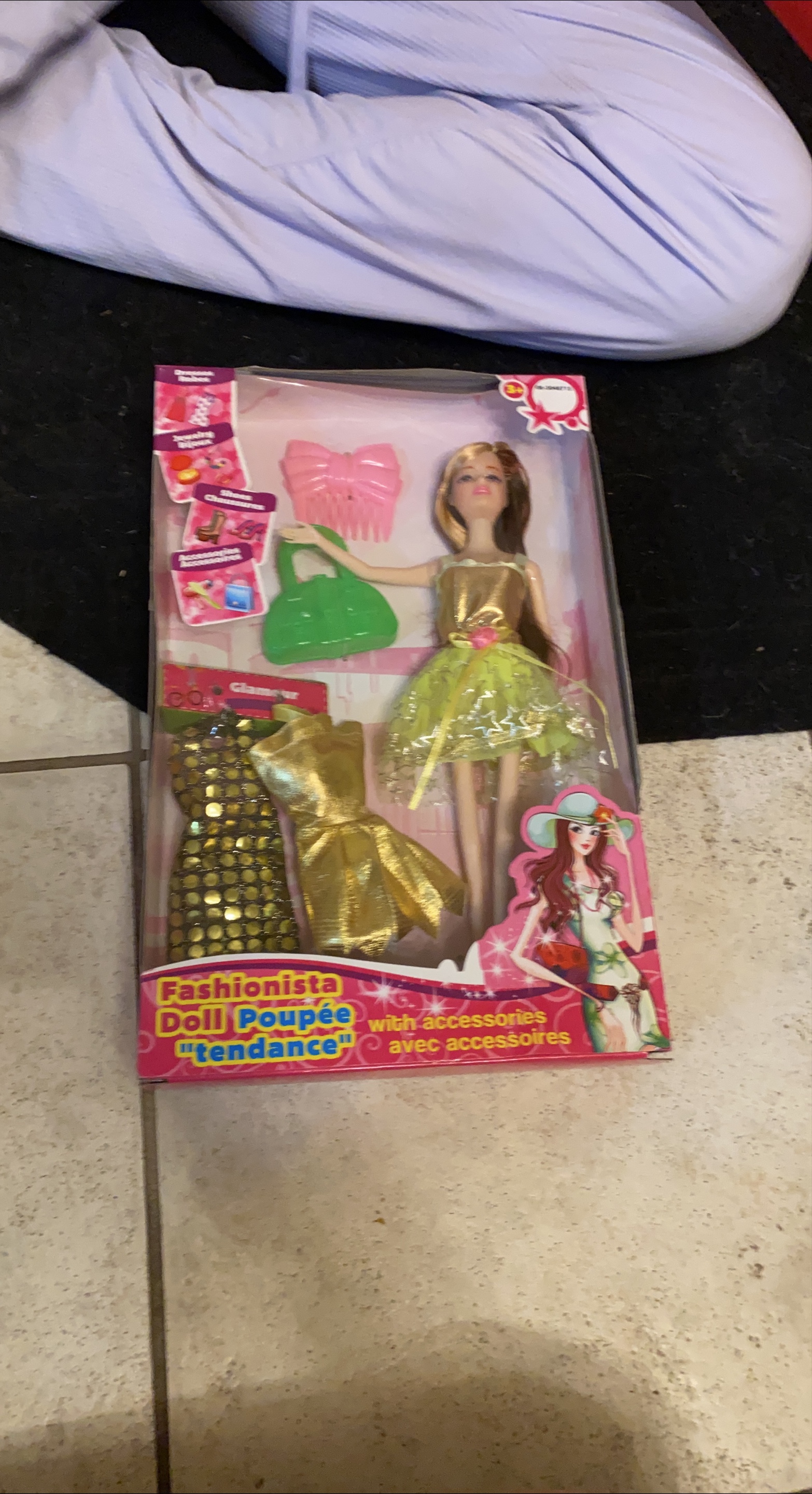Fashionista Doll Poupee with Accessories thumbnail