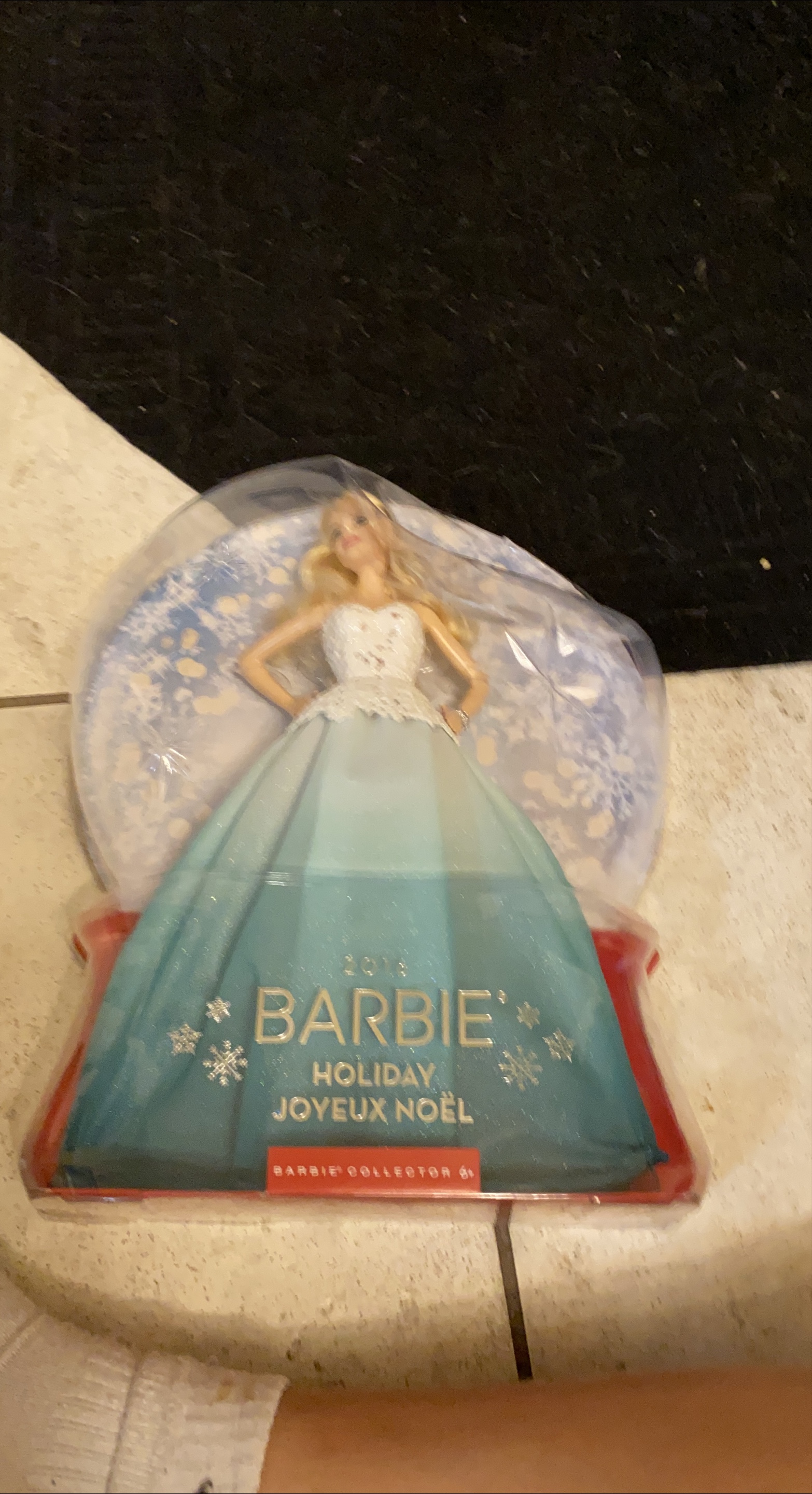 2018 Holiday Barbie - Joyeux Noël thumbnail