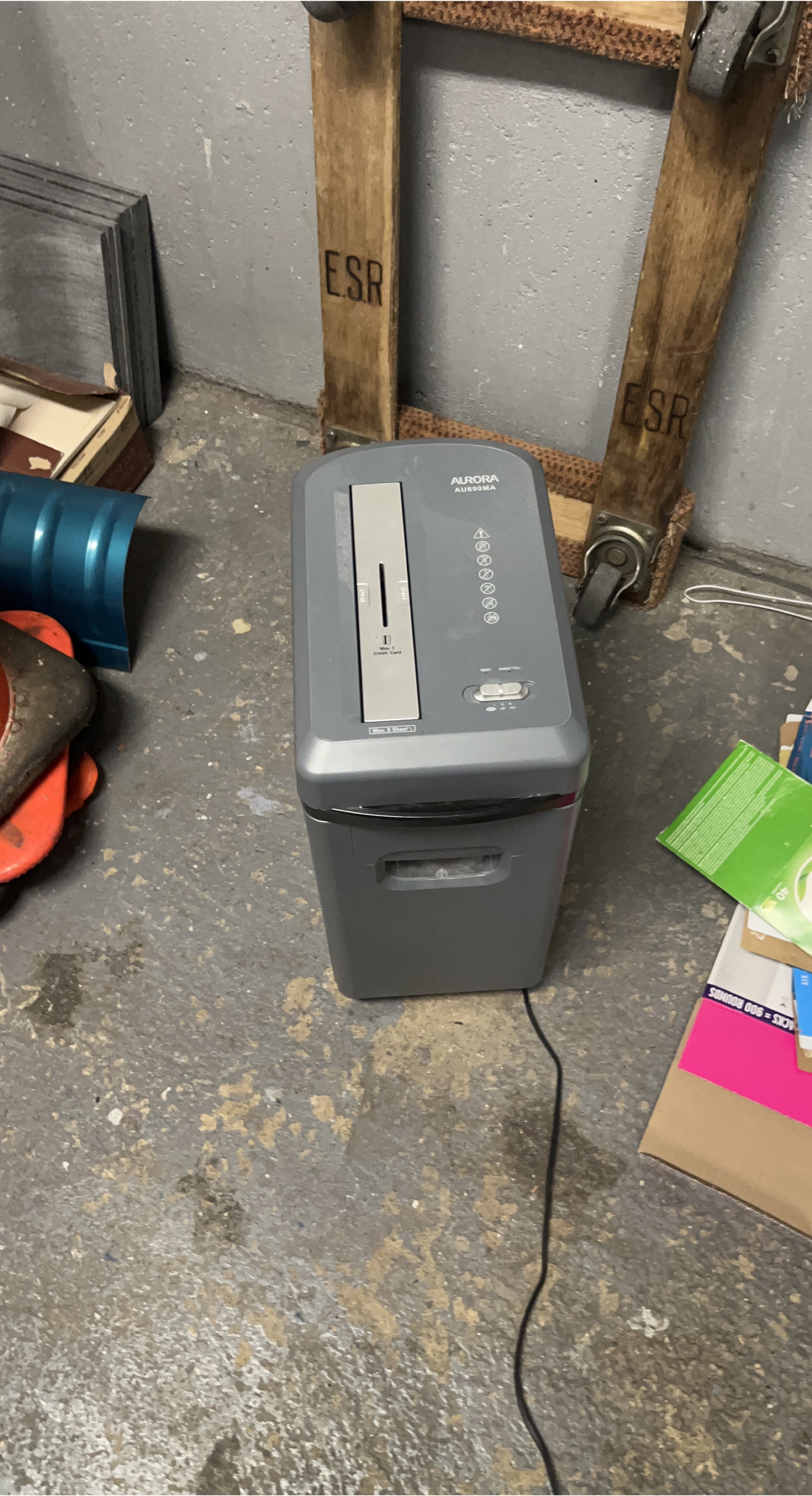 Aurora AU890MA Paper Shredder thumbnail