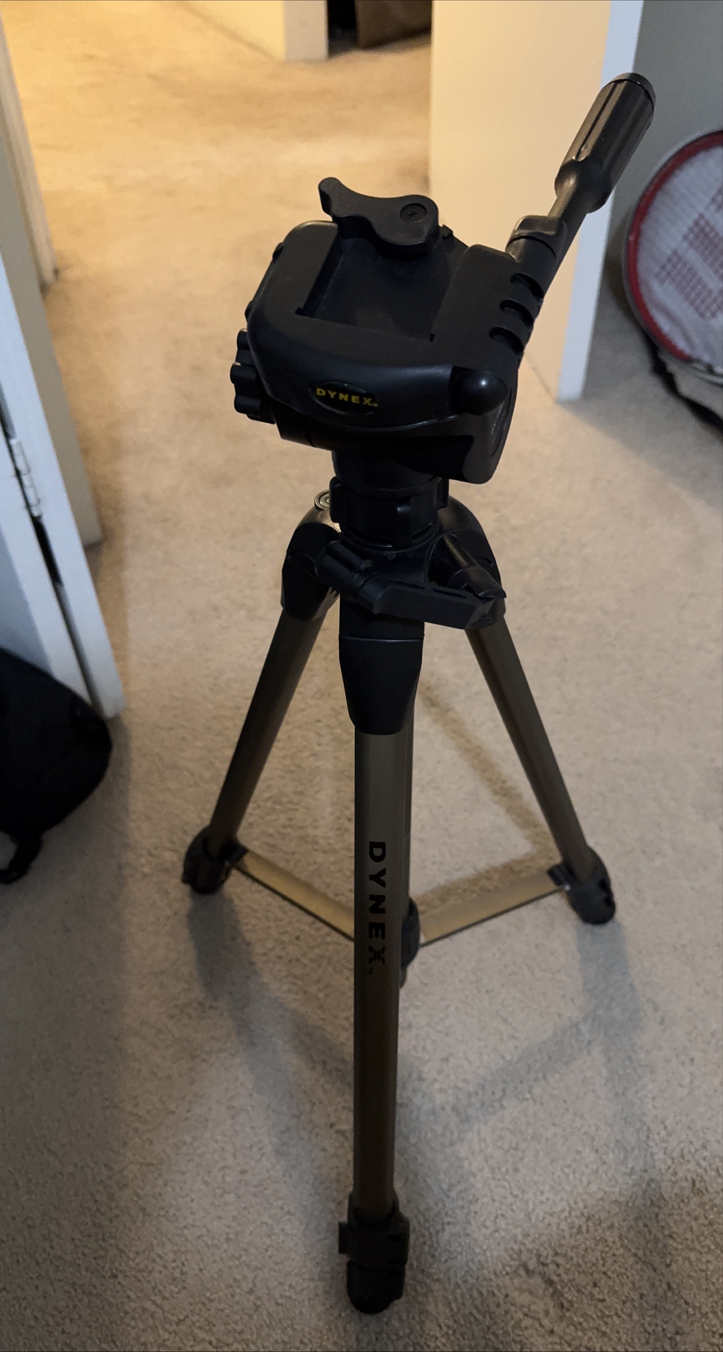 Dynex Tripod thumbnail