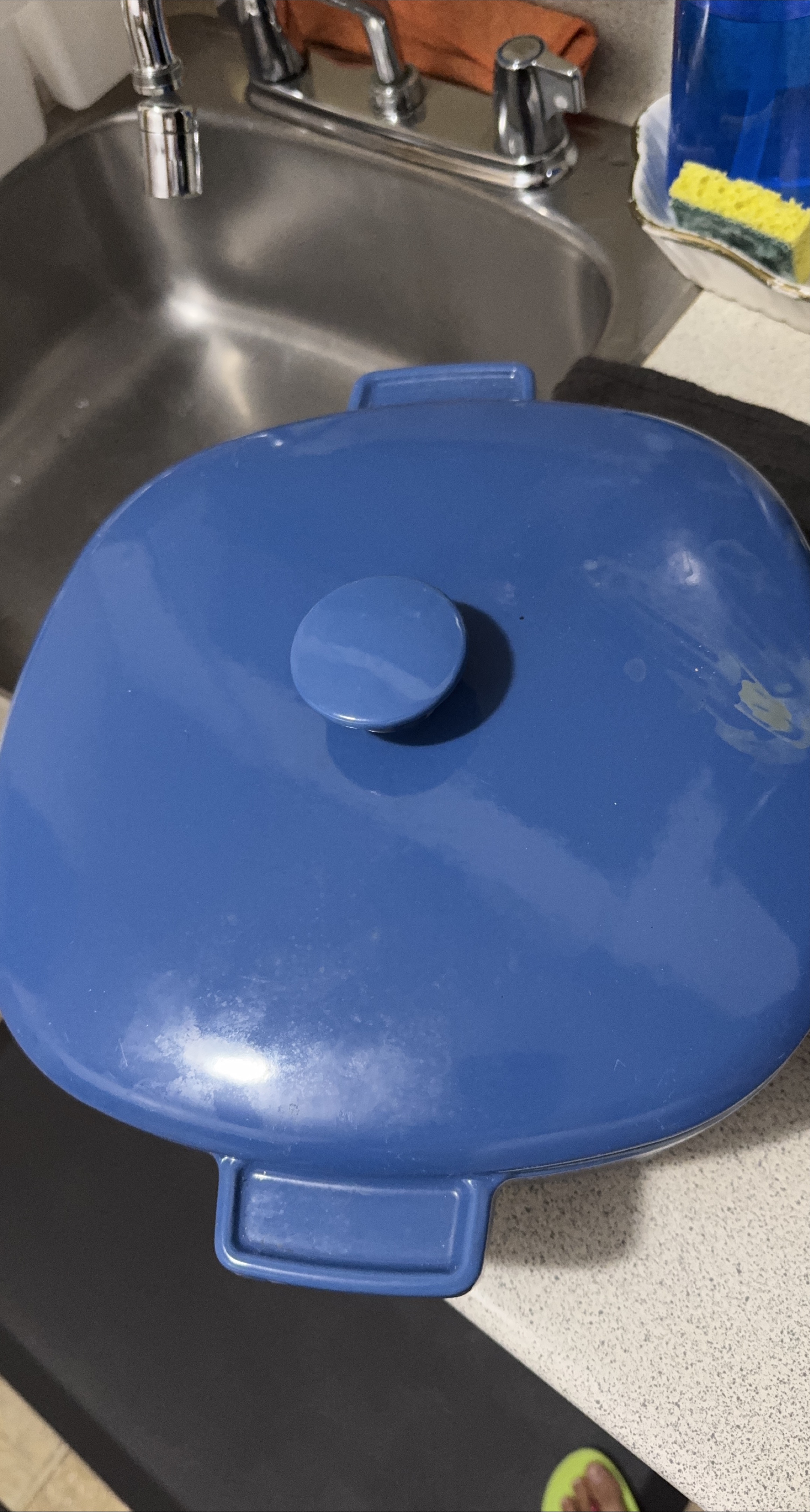 Blue Covered Casserole Dish thumbnail