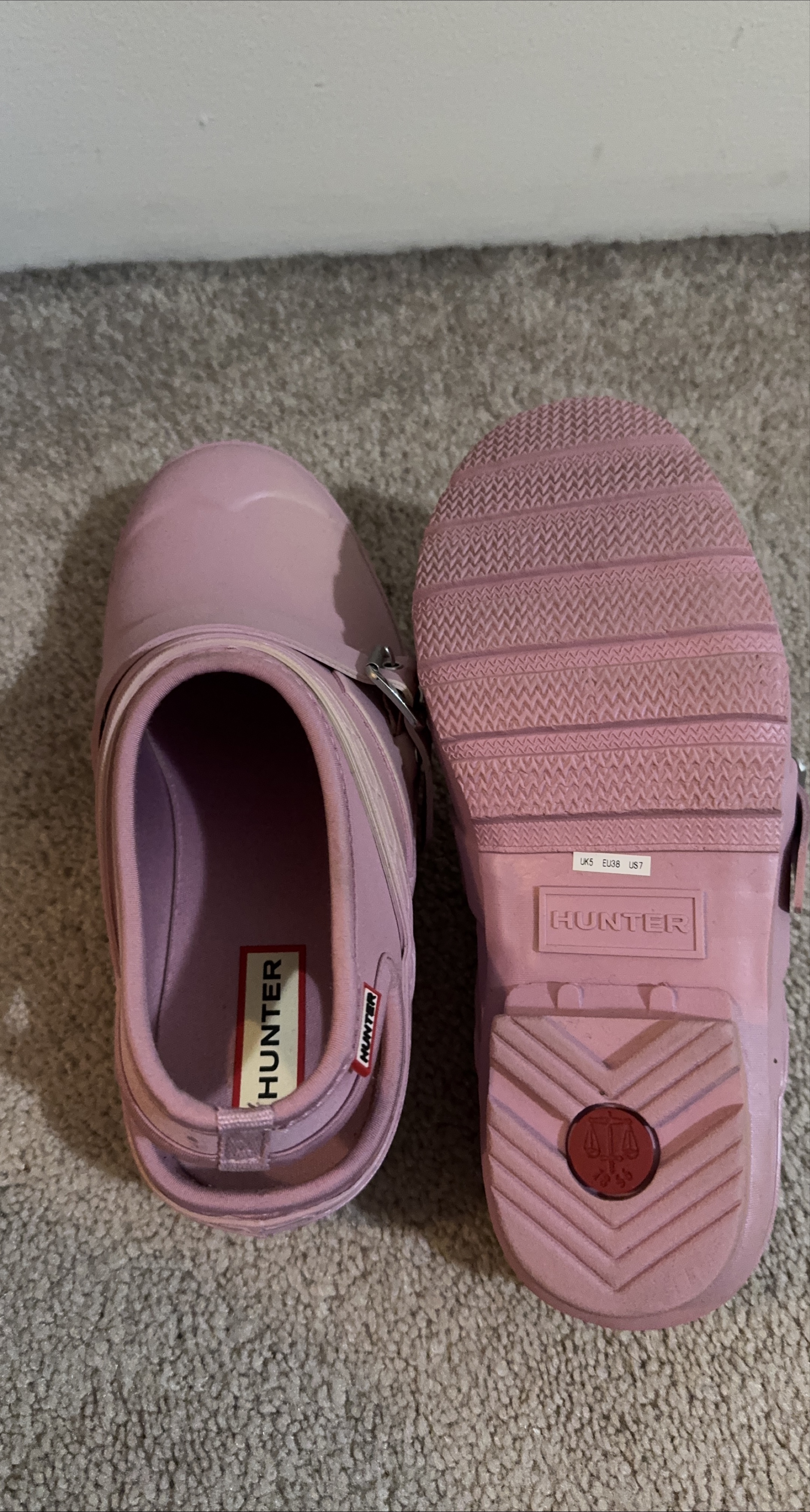 Hunter Pink Clogs US 7 thumbnail