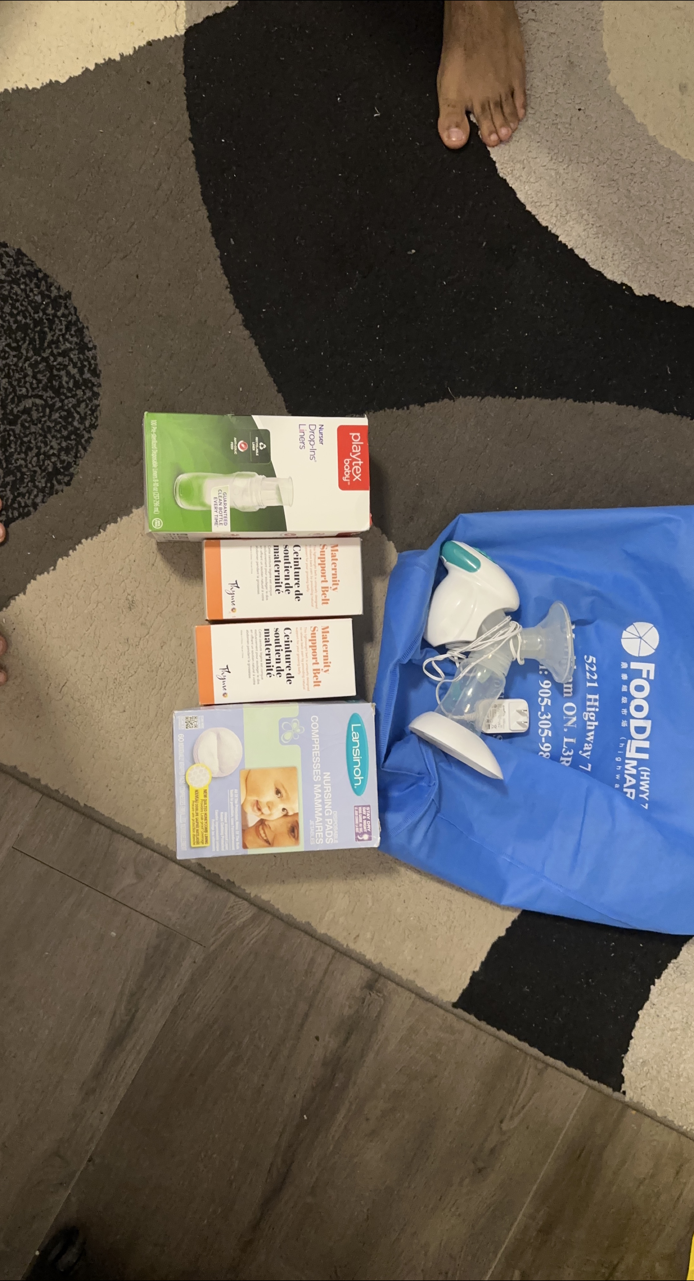Nursing Pads & Maternity Support Belt and breast pump thumbnail
