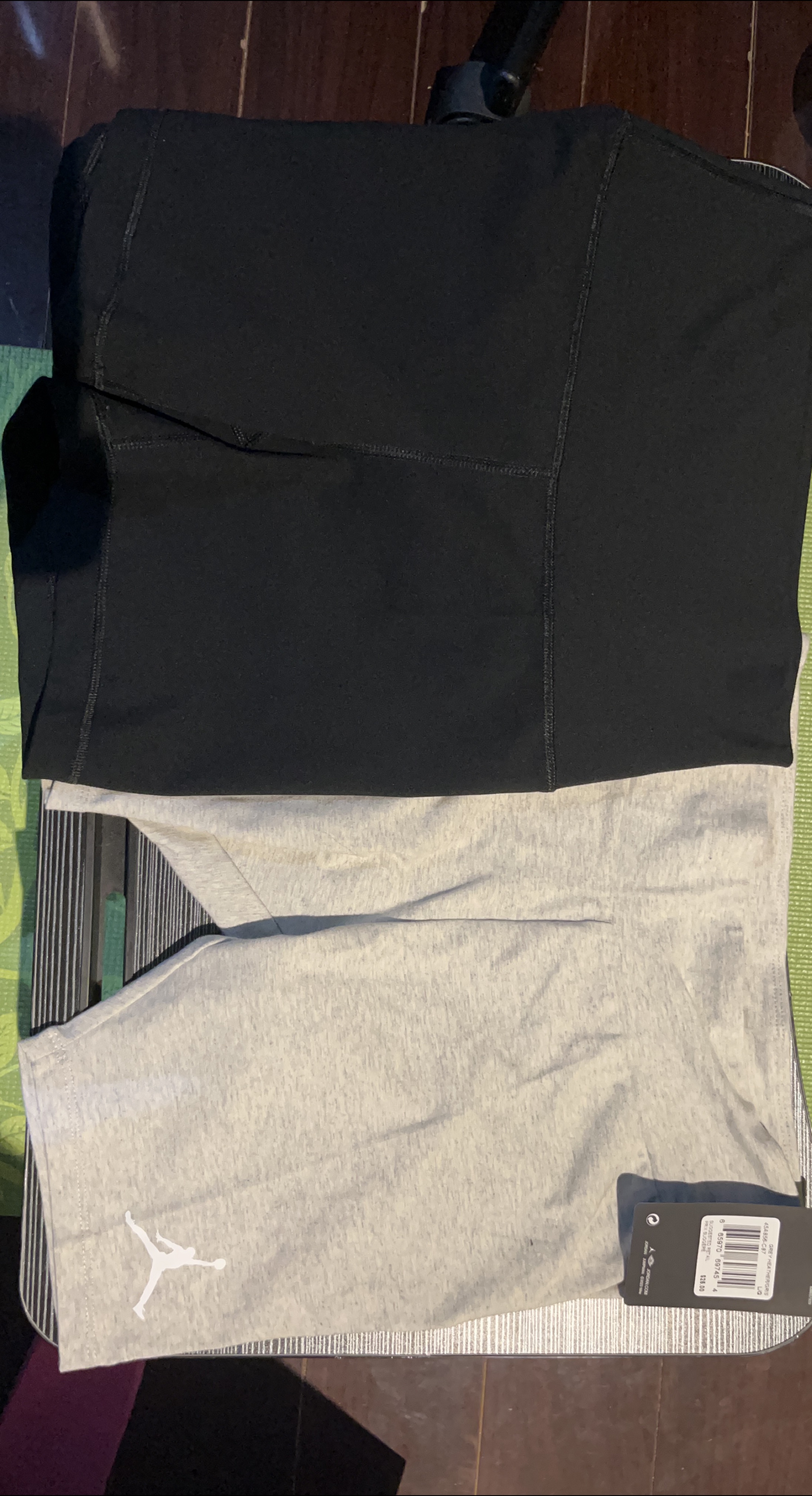 Jordan Grey Heather Shorts Size LG thumbnail