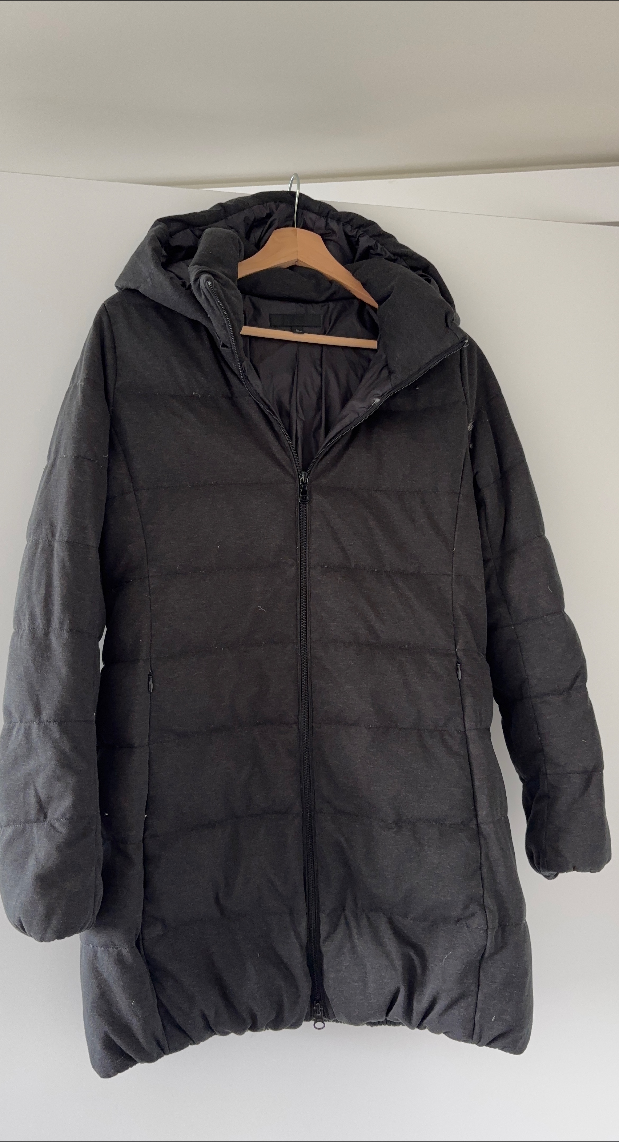 Uniqlo Grey Down Puffer Coat - Size M thumbnail