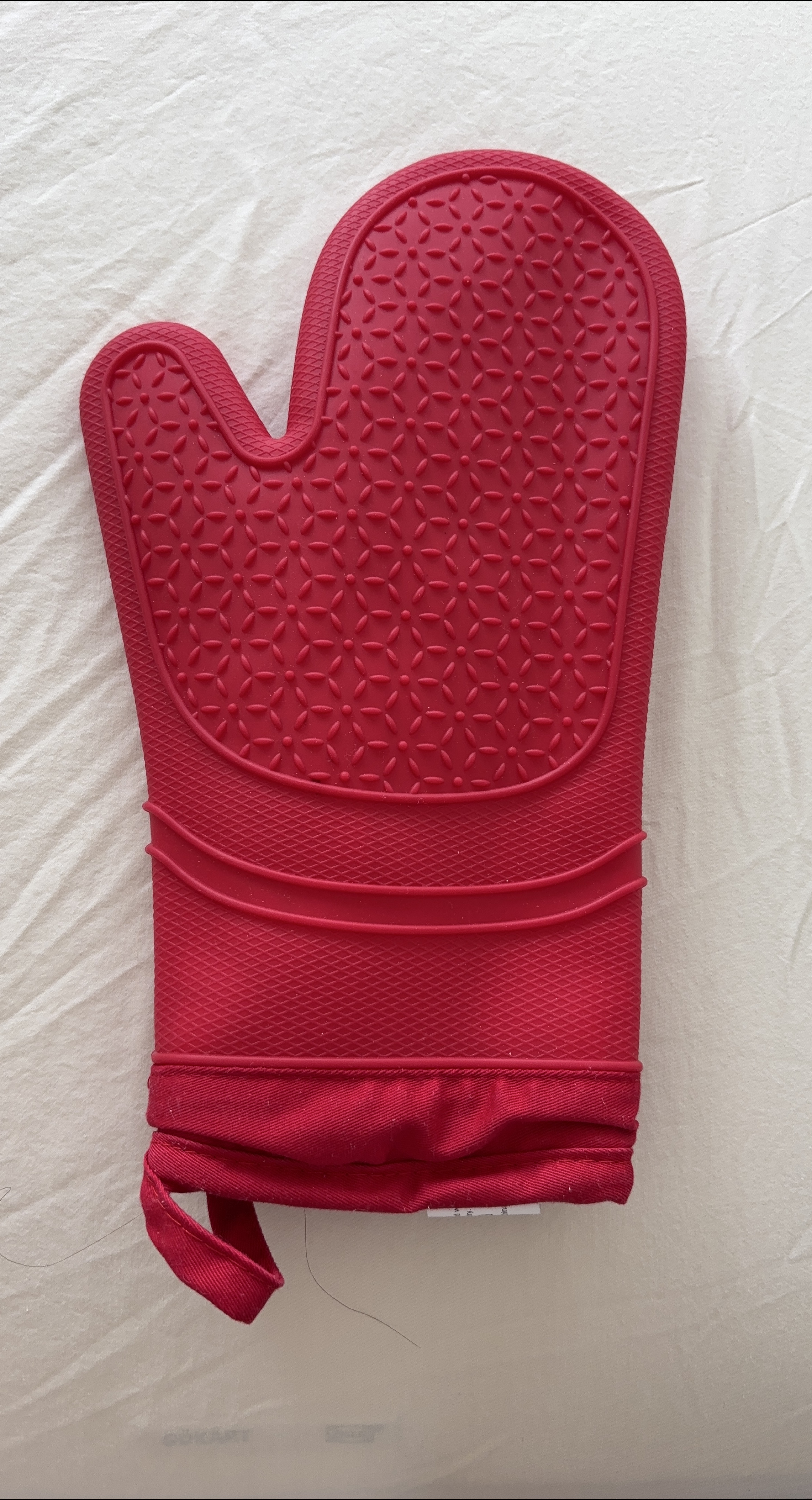 Red Silicone Oven Mitt thumbnail