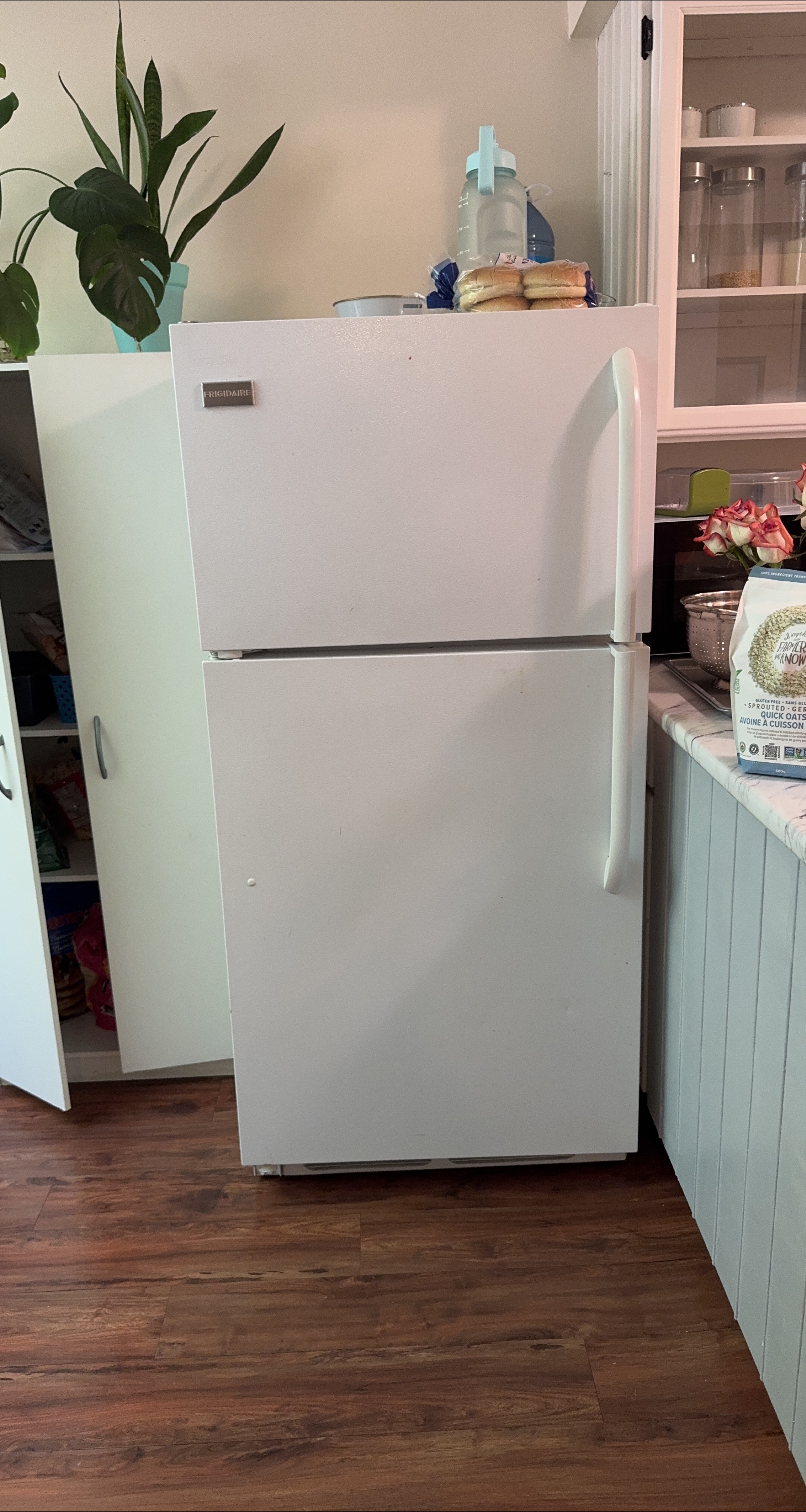 Frigidaire Refrigerator thumbnail