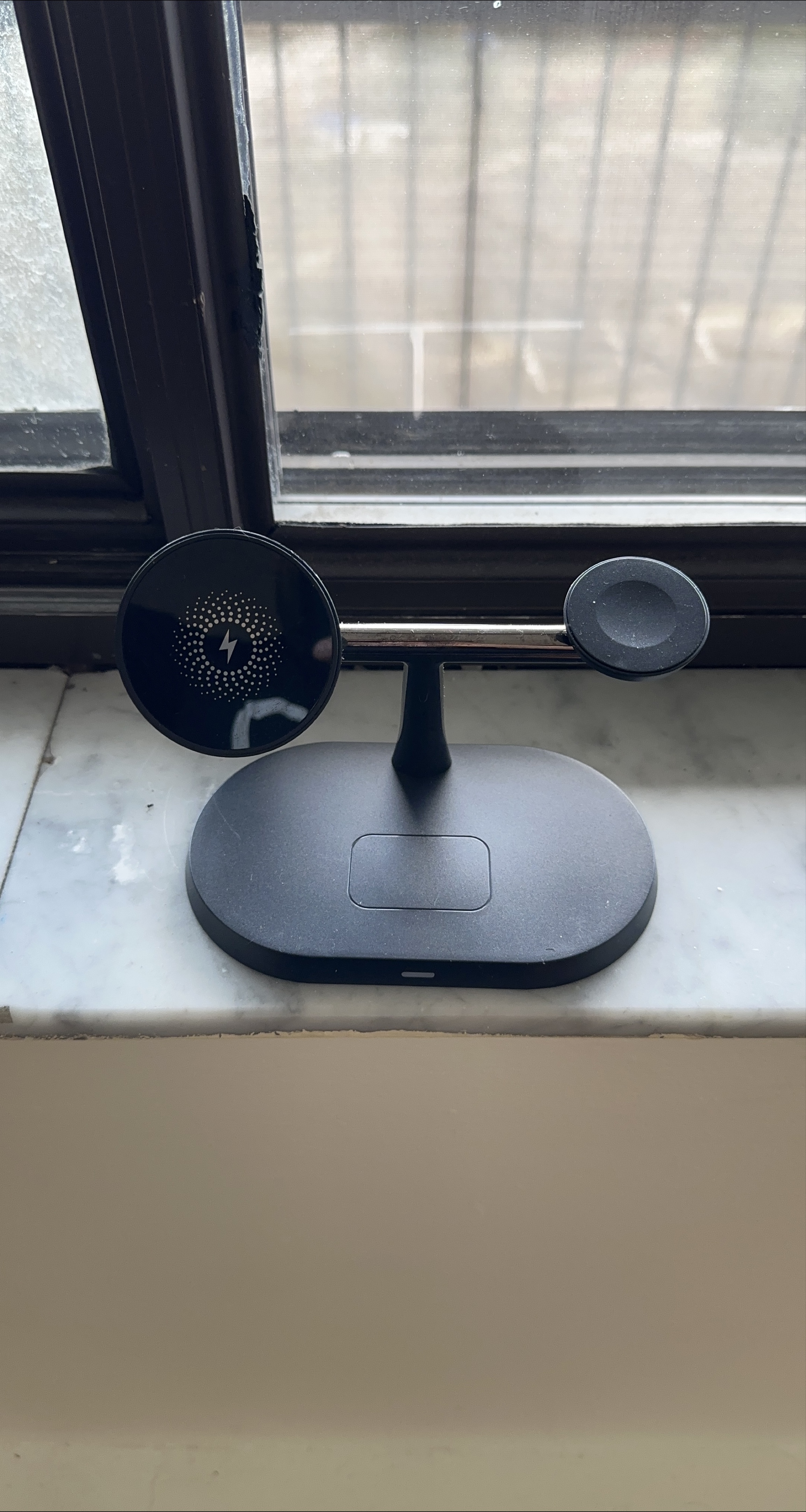 Black Wireless Charger Stand thumbnail