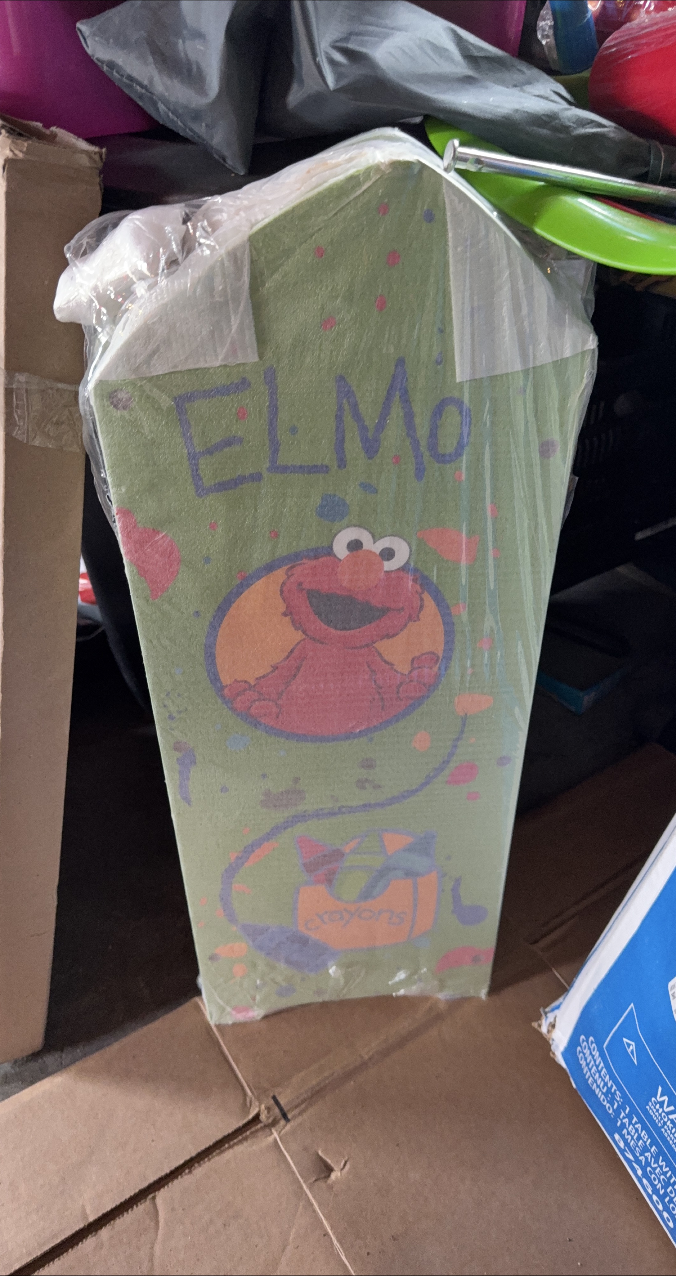 Elmo bookshelf