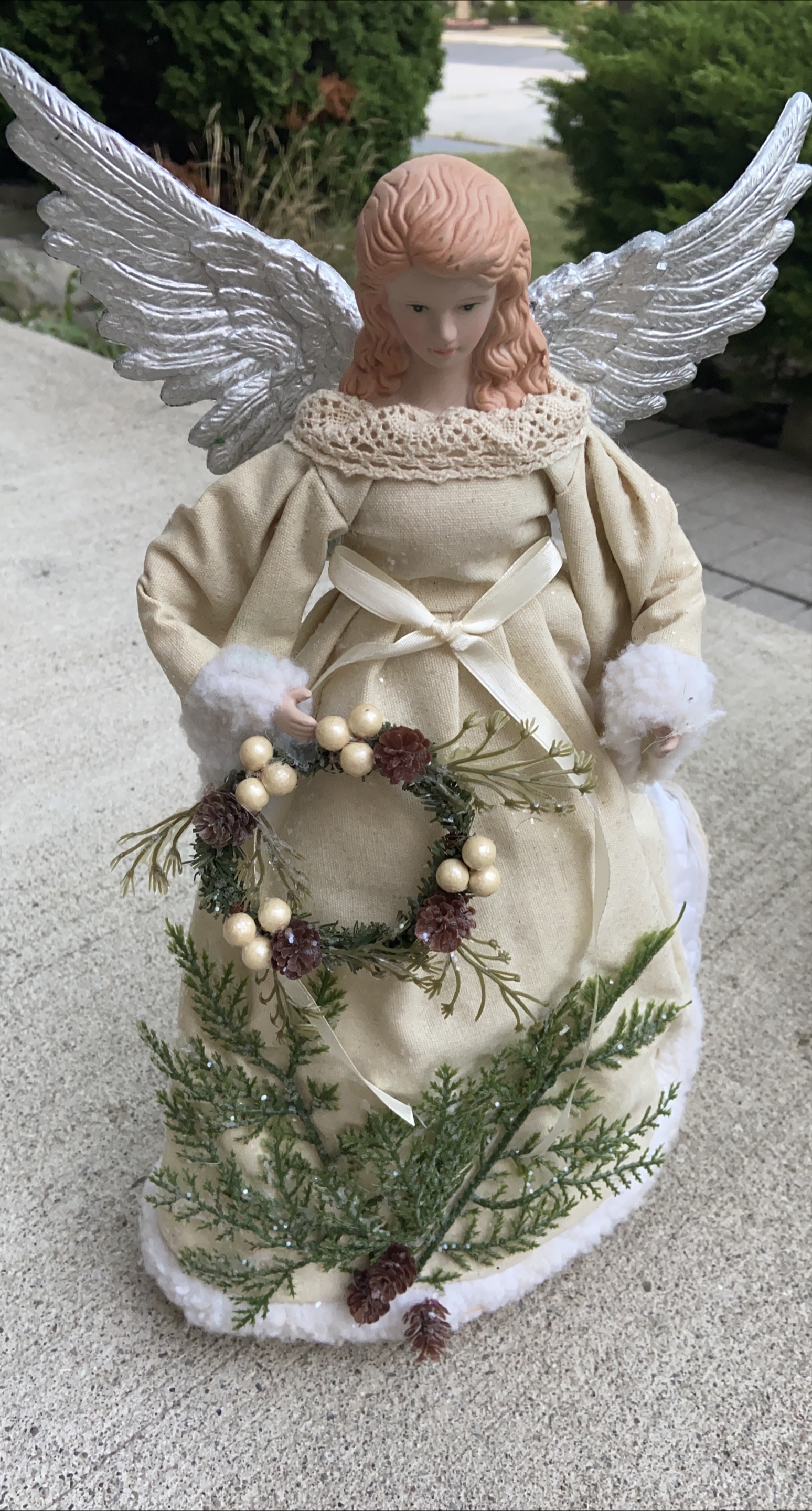 Angel Figurine with Silver Wings thumbnail