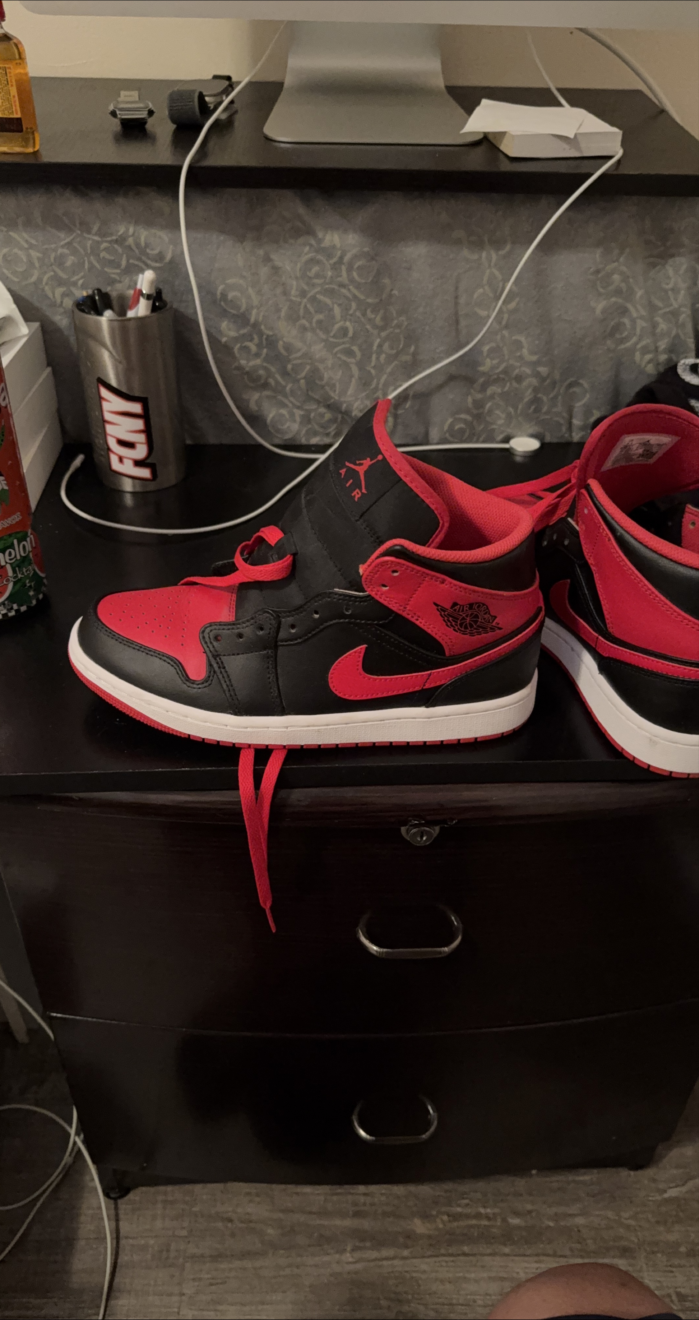 Air Jordan 1 Mid Black/Red
