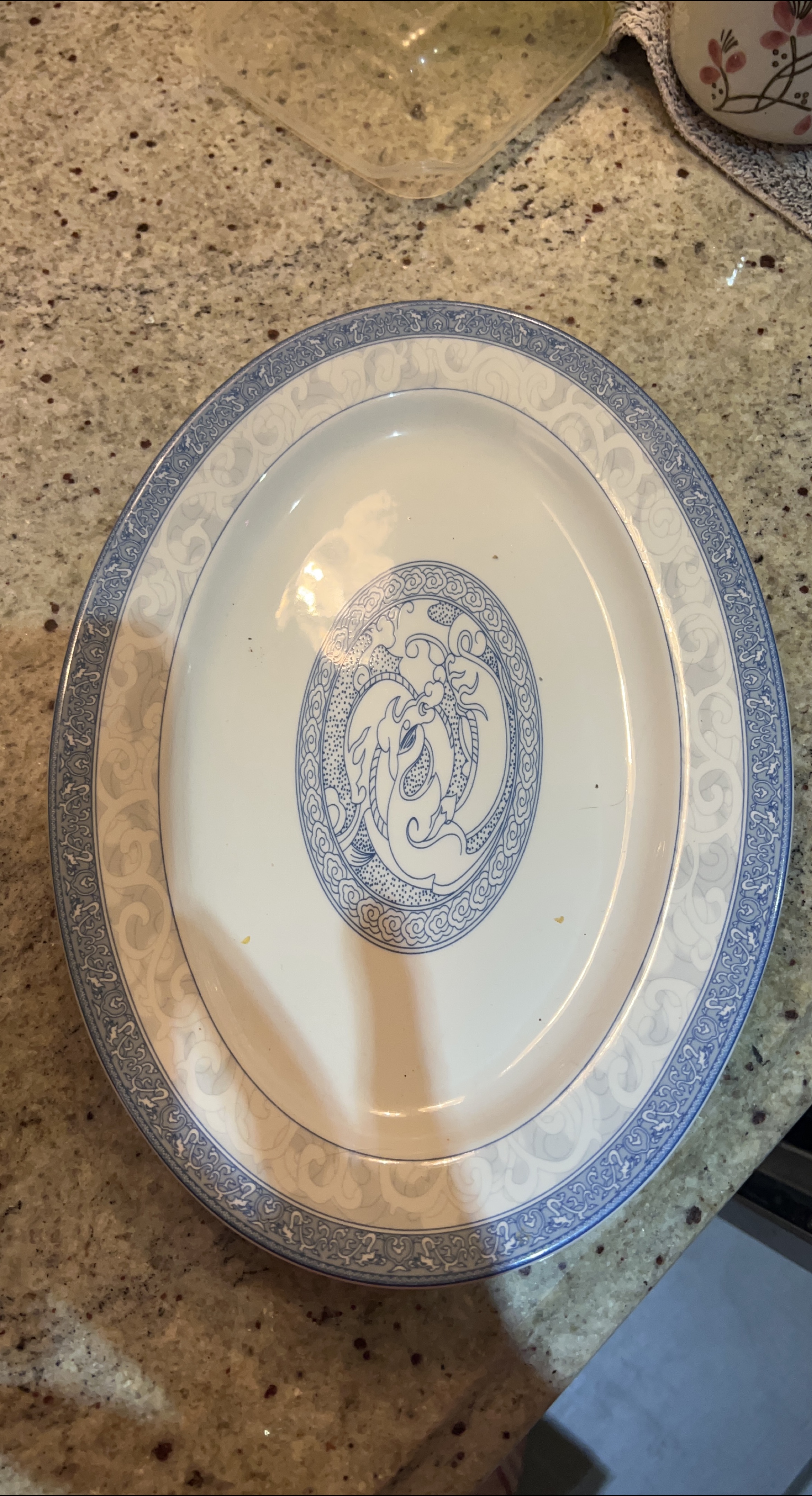 🧡 Decorative White and Blue Plate thumbnail