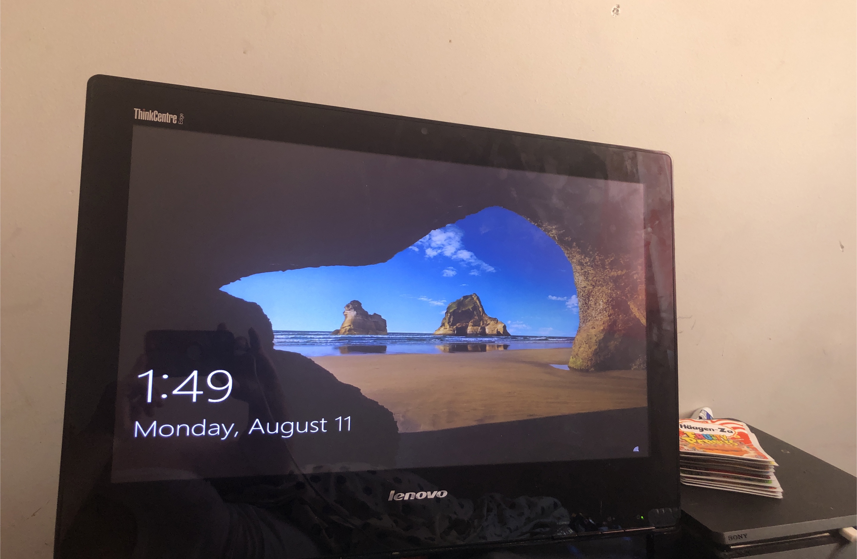 Lenovo ThinkCentre Edge All-in-One PC thumbnail