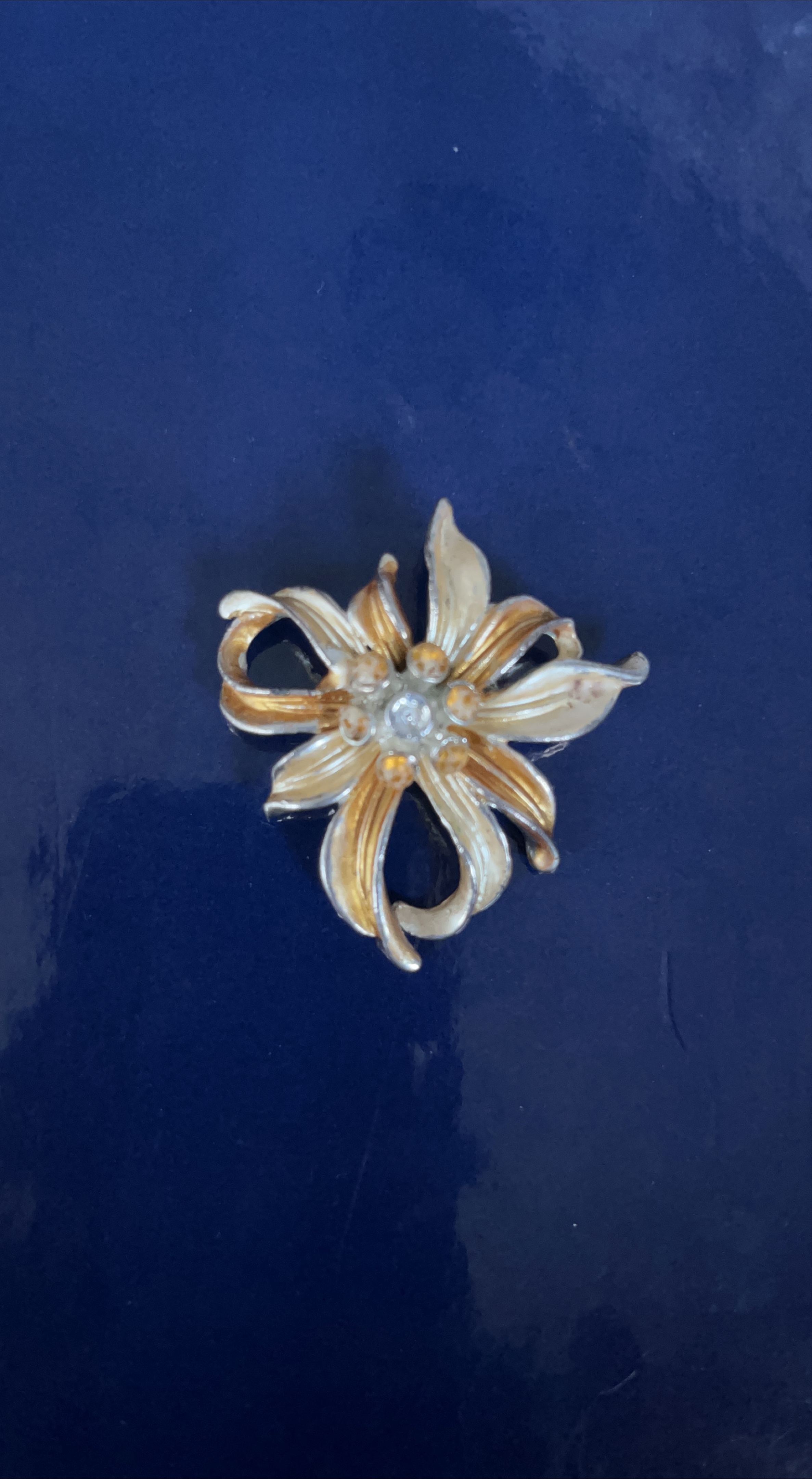 Flower Brooch thumbnail
