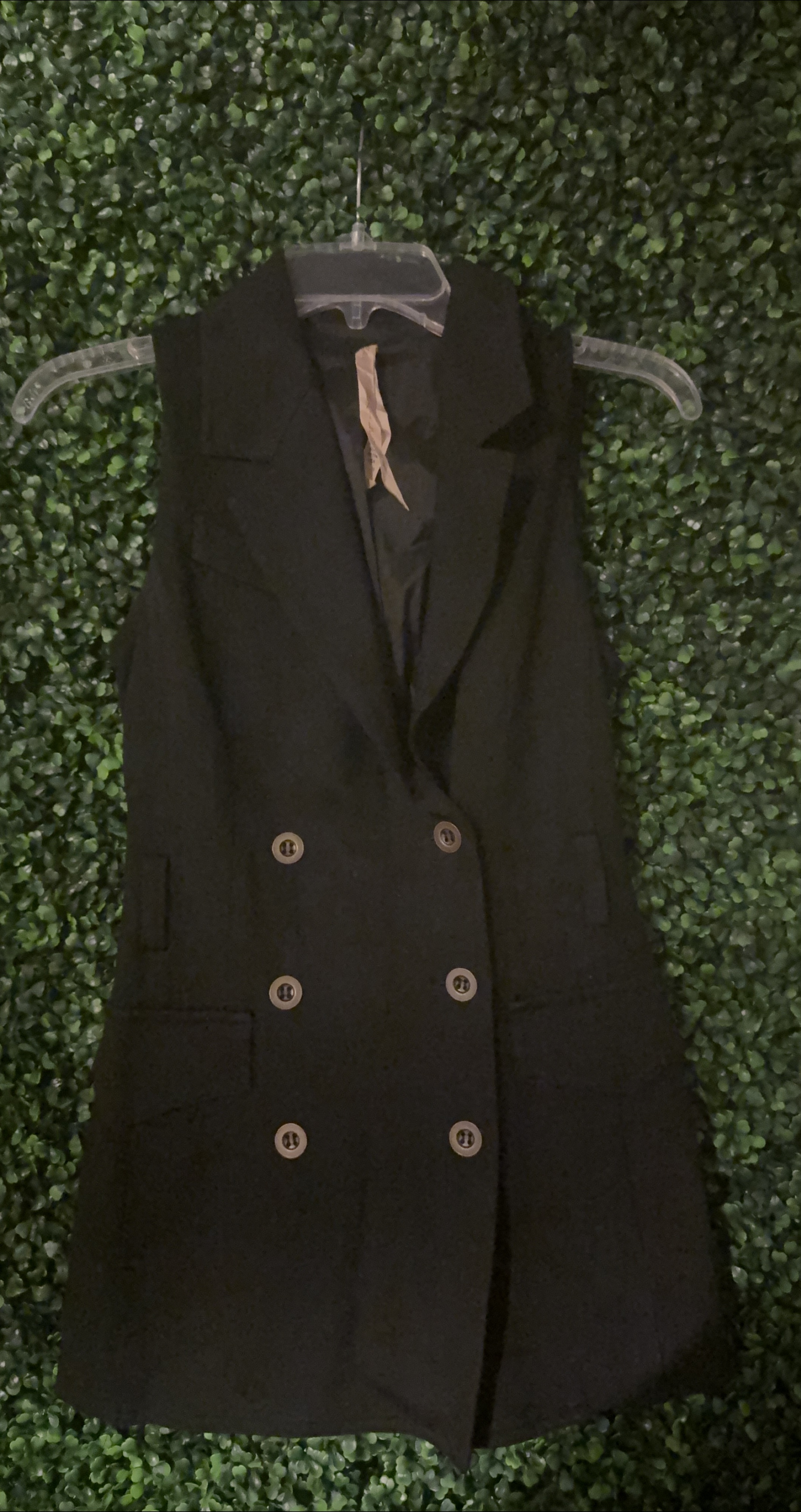 Bailey 44 Black Vest - Size 4